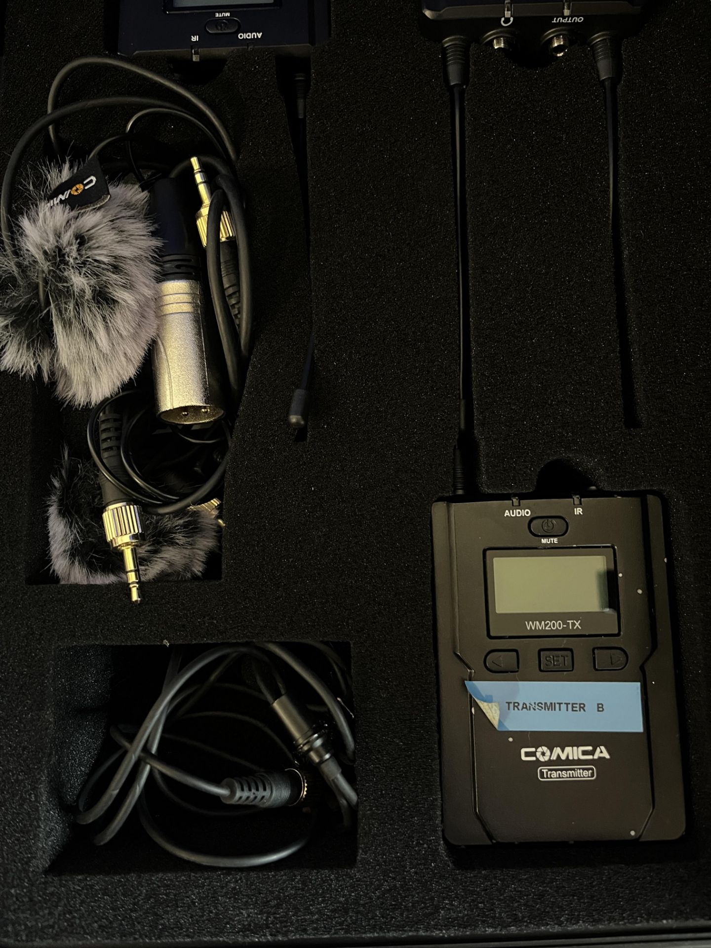 Comica CVM-WM200(a) Wireless Dual Lavalier Microphone - Image 4 of 4
