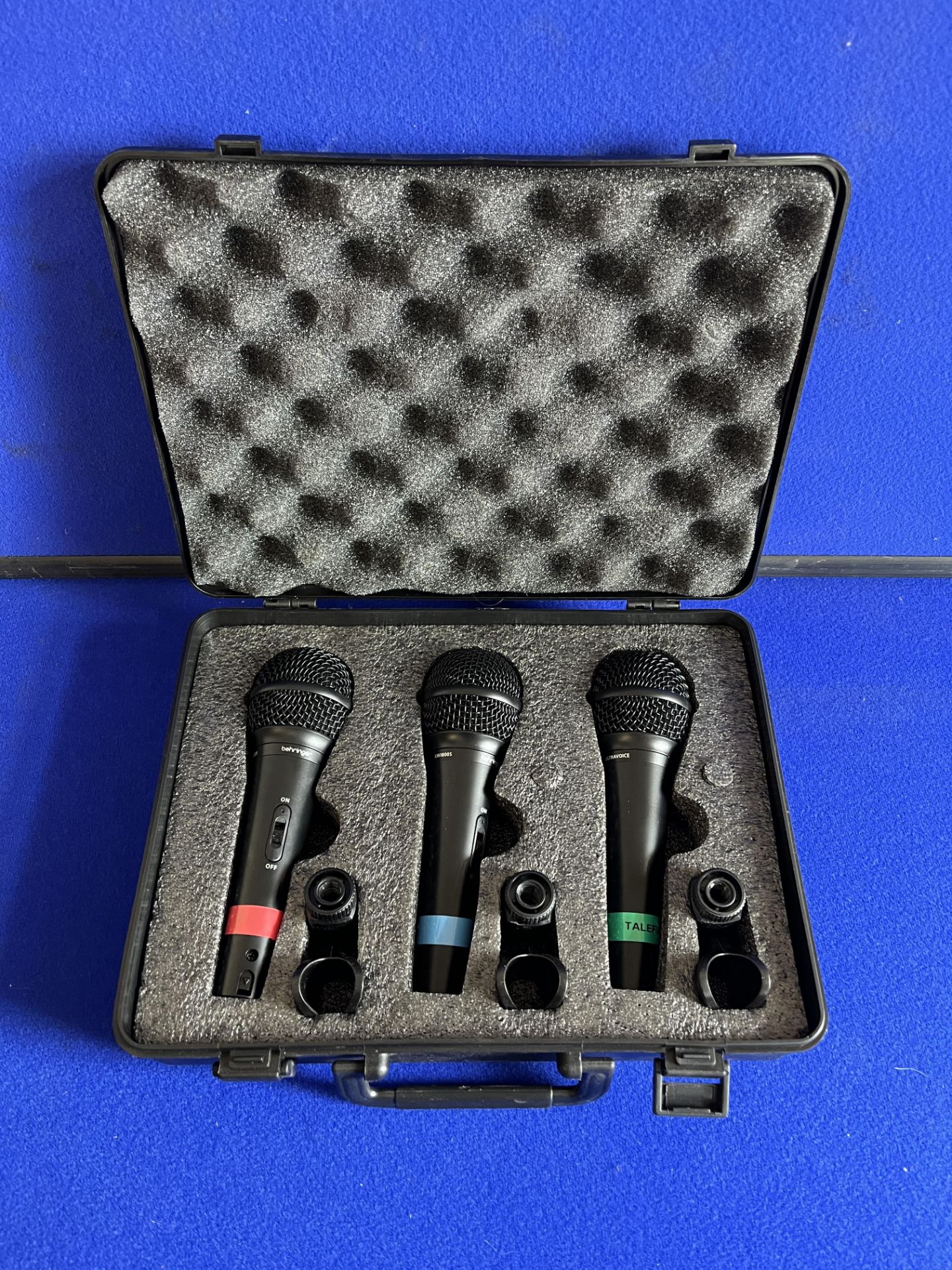 3 x Behringer Ultravoice XM1000s Microphones with storage case - Image 2 of 4
