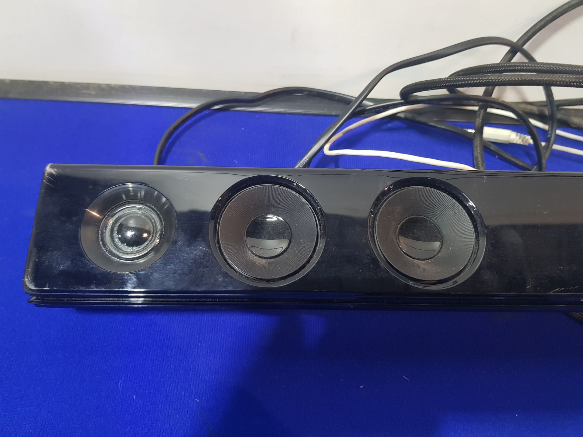 LG 300W 21 Channel Wireless Speaker Bar With Bluetooth - Image 2 of 6