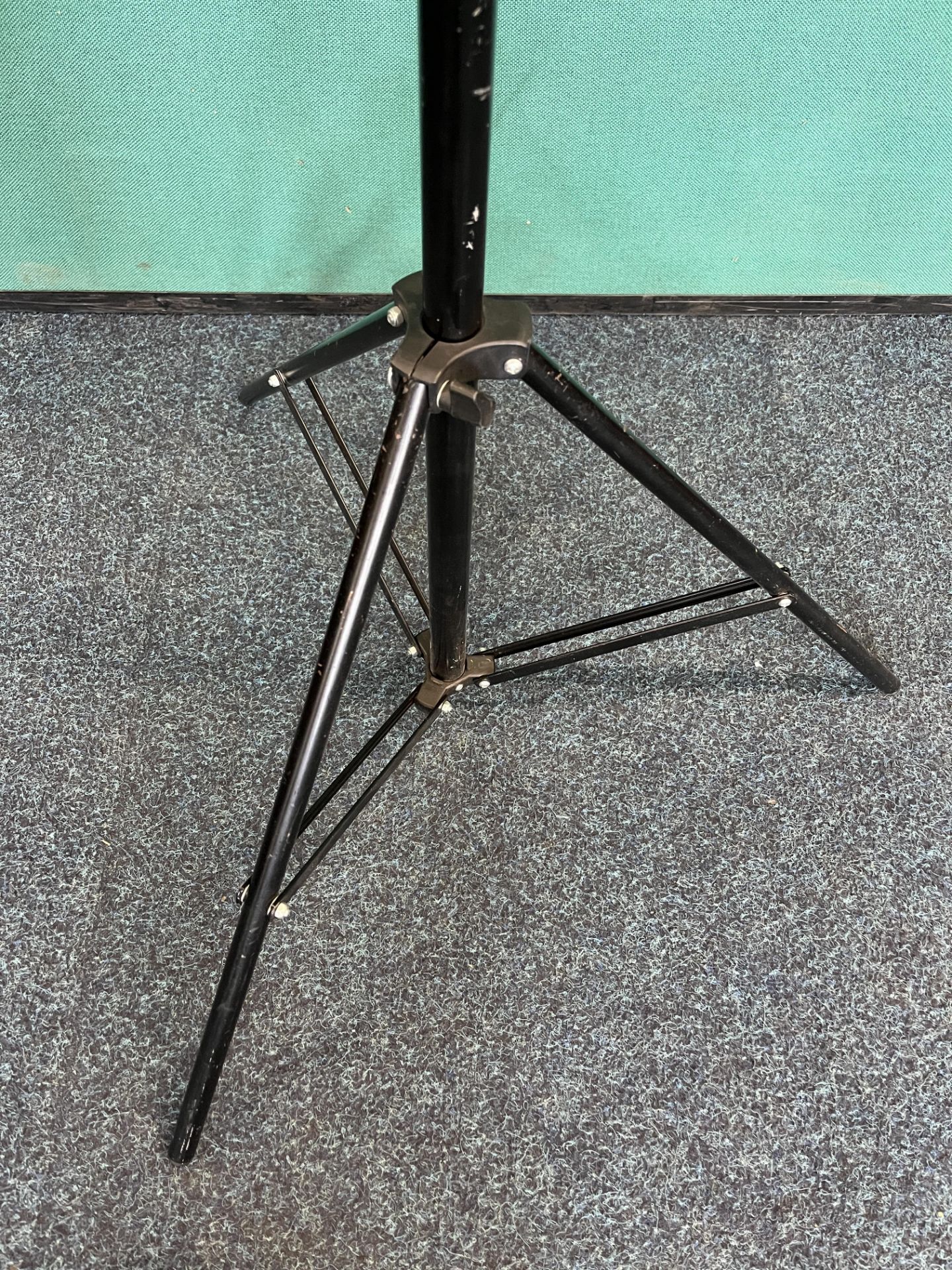 2 x Camera Tripods - As pictured - Image 5 of 6
