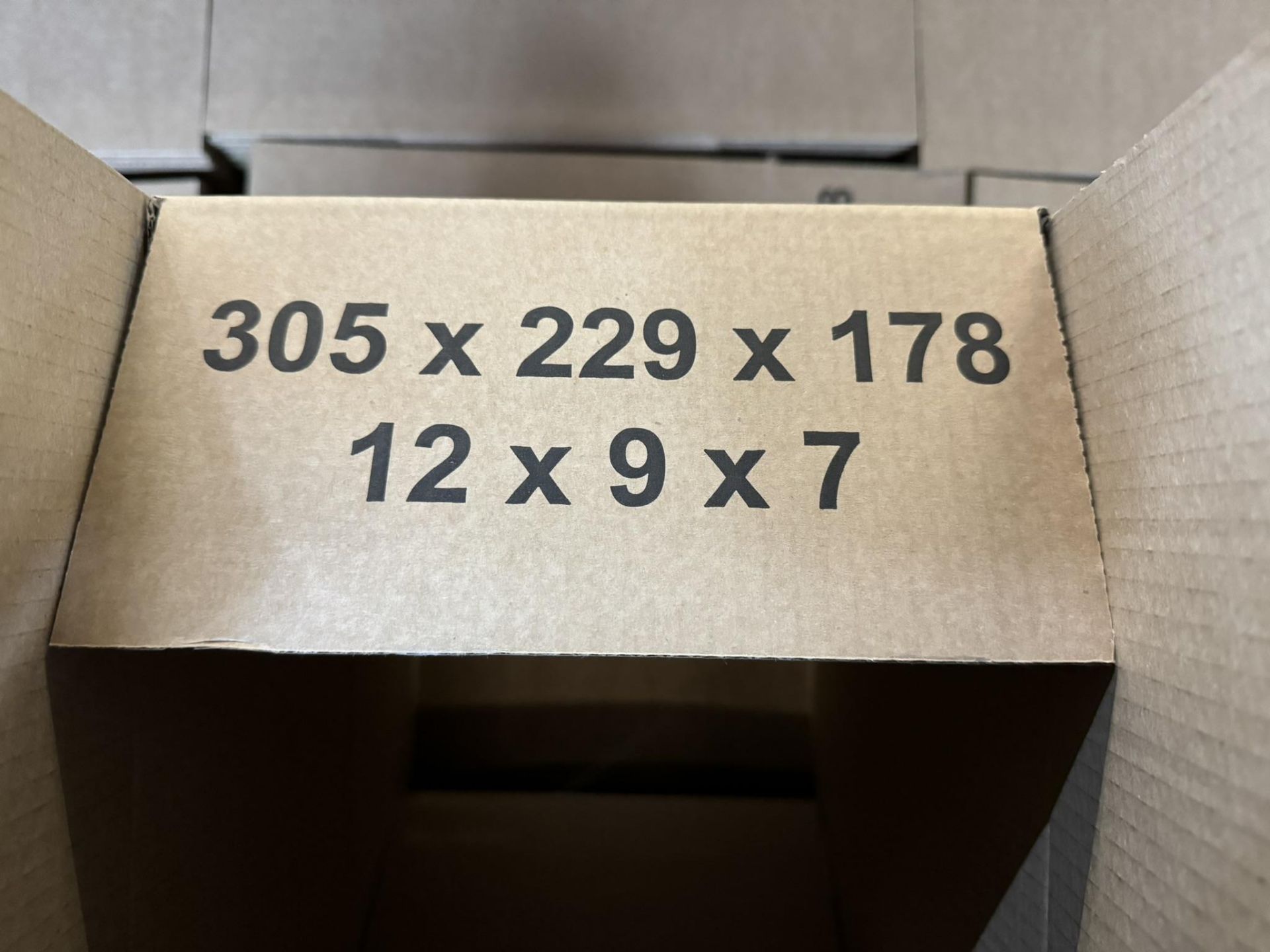 750 x UK Packaging Supplies Single Wall Cardboard Boxes | 305 x 229 x 178MM - Image 3 of 6