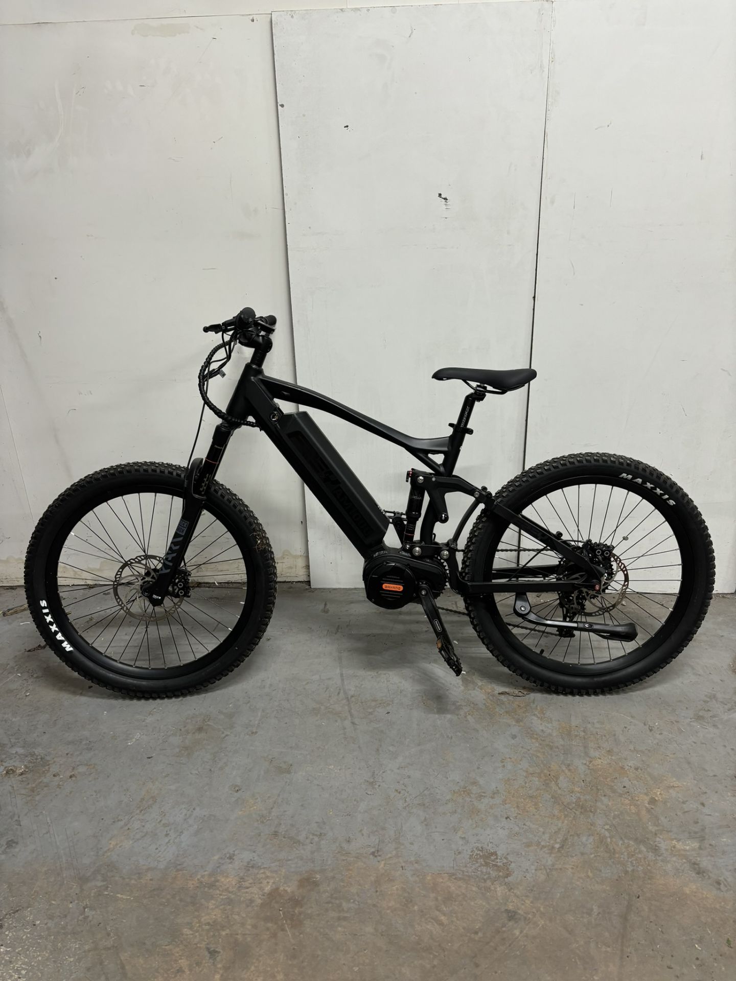 Frey Am1000 Electric Mountain Bike, Large Frame *No Charger*