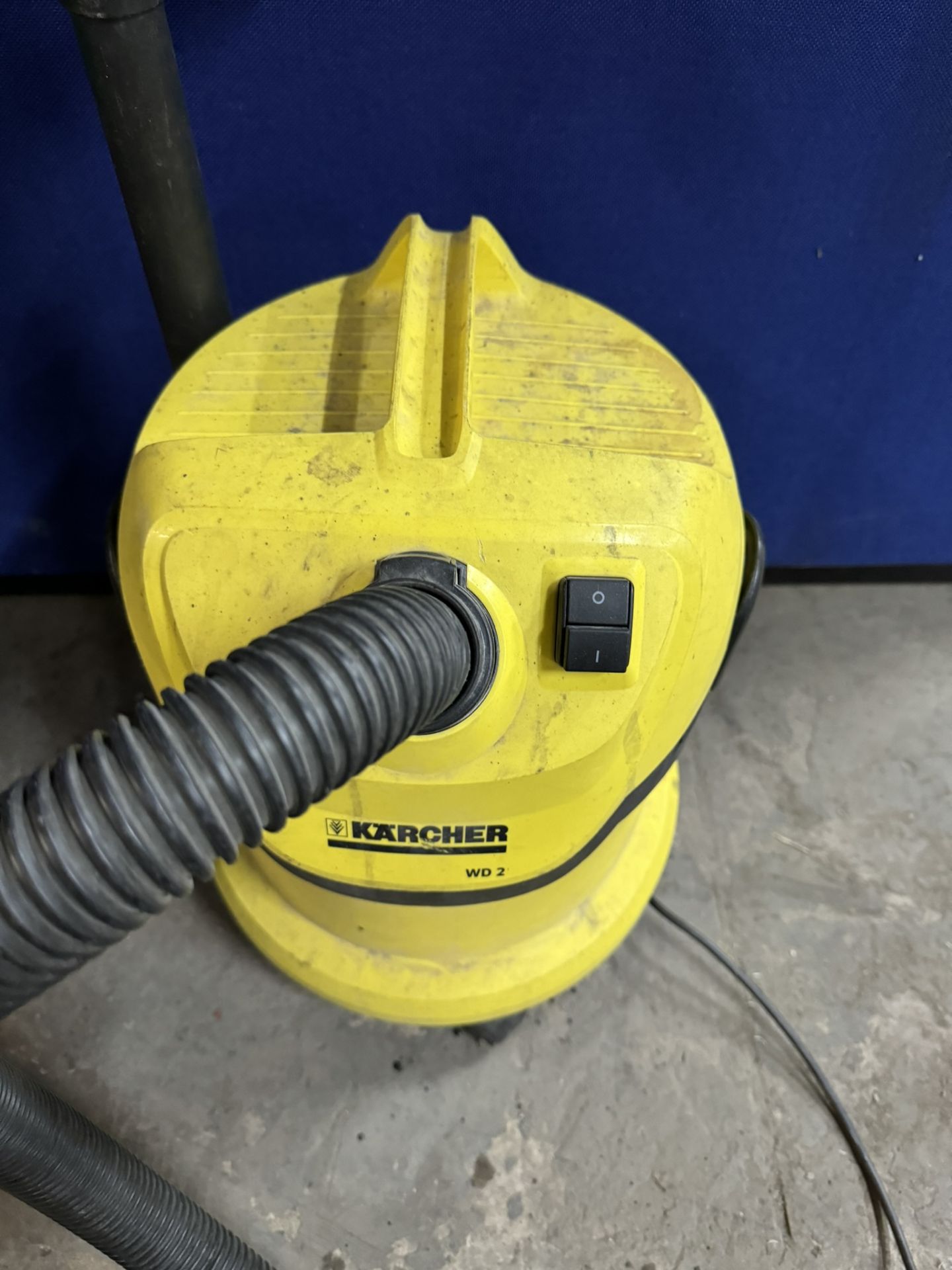 Karcher WD2 Cylinder Wet and Dry Vacuum Cleaner - Bild 2 aus 4