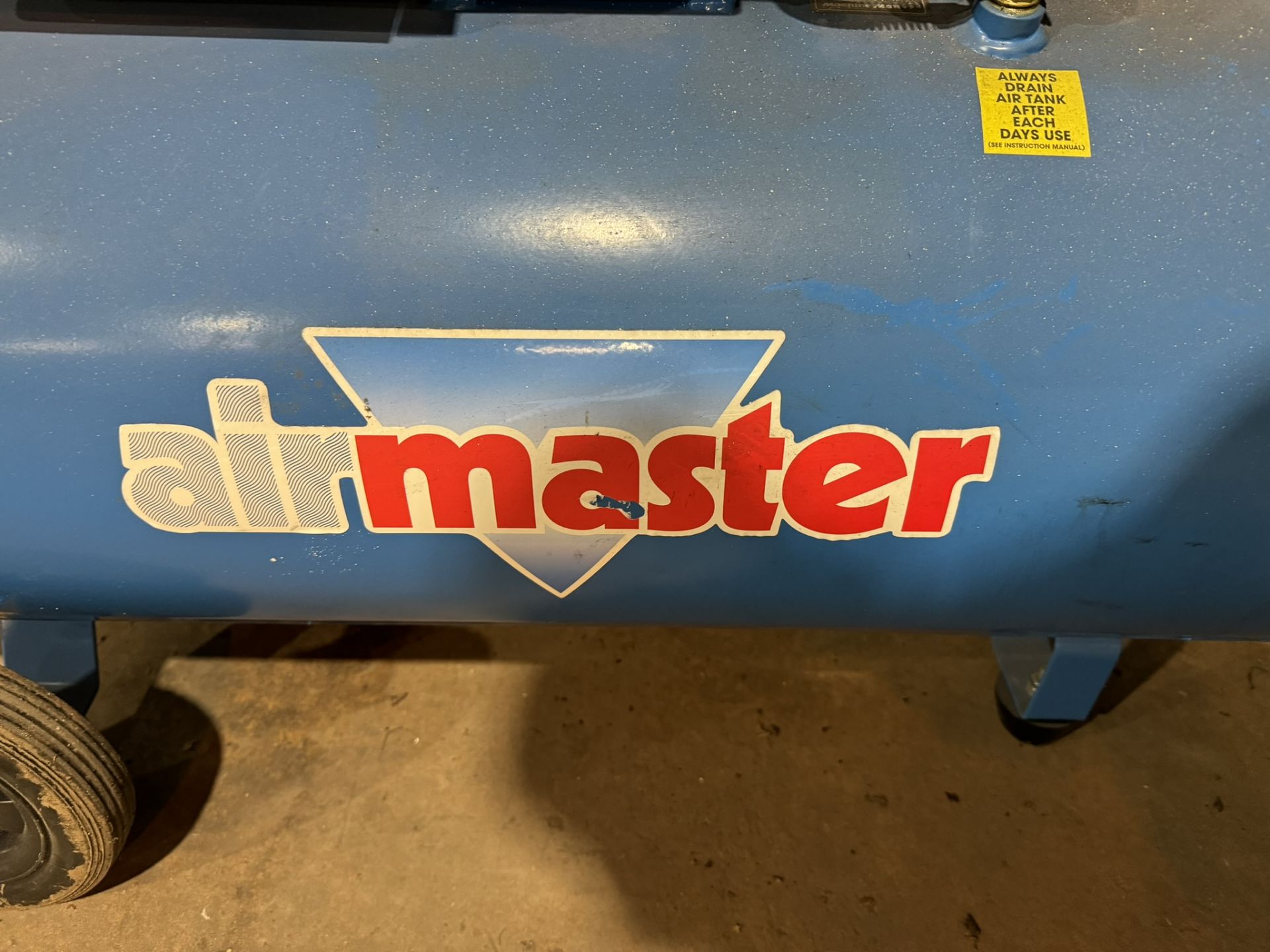 Airmaster Tiger16/1050 100 Litre Air Compressor - Image 3 of 5