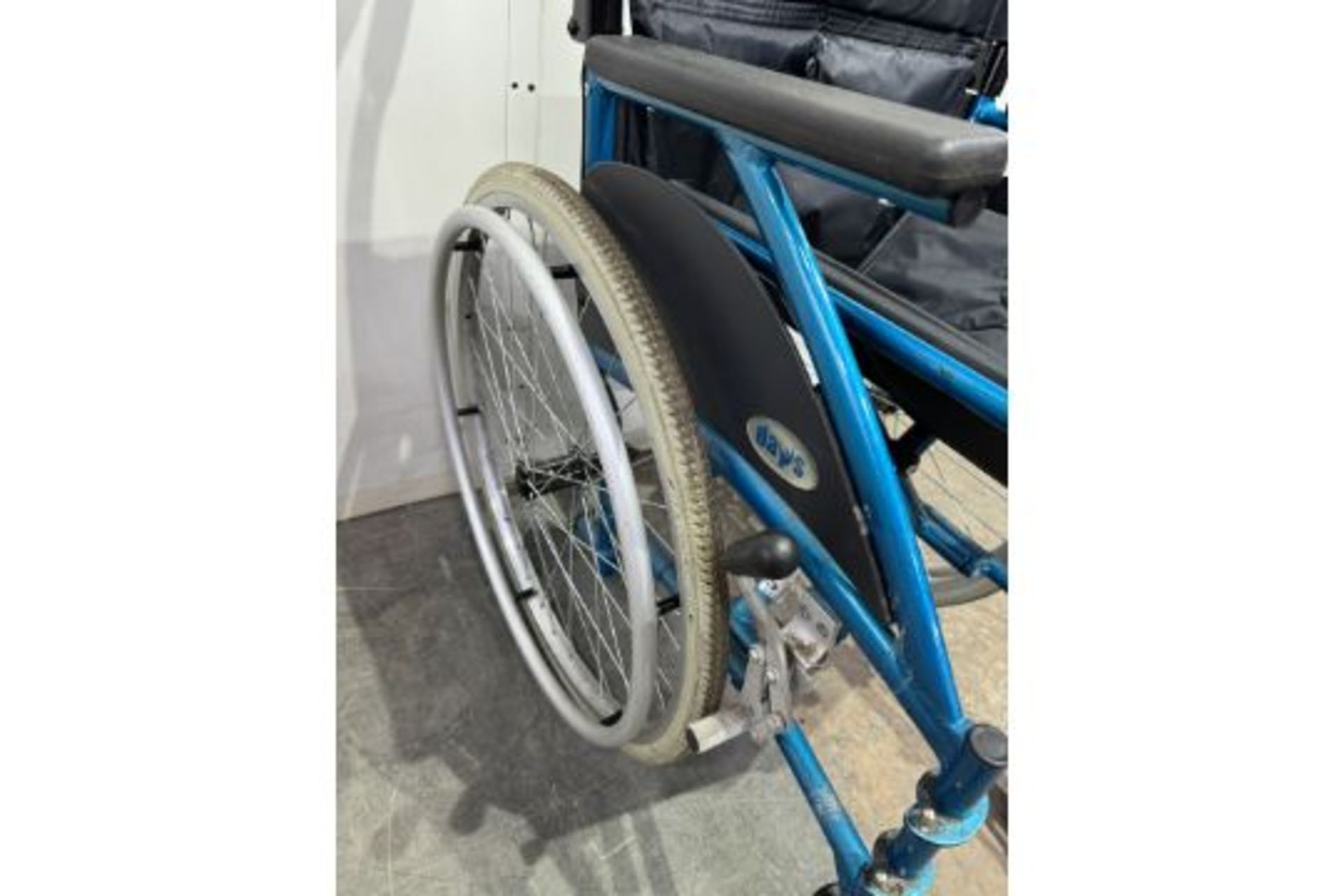 Days Swift Self Propelled 46CM Wheelchair - Bild 4 aus 9