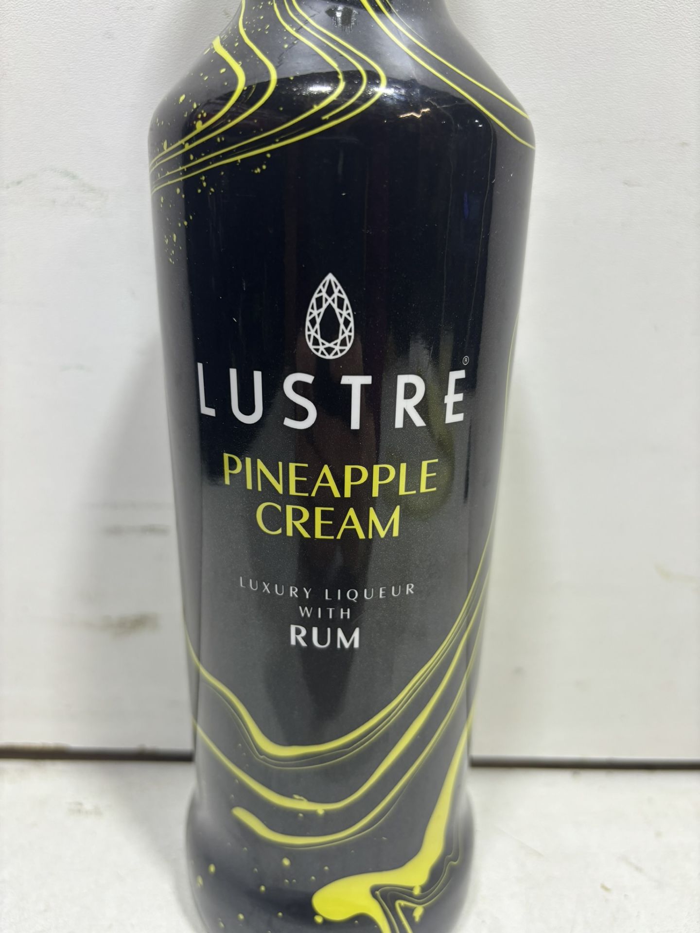 8 X Bottles Of Lustre Pineapple Cream Rum Liqueur 70Cl - Image 2 of 4