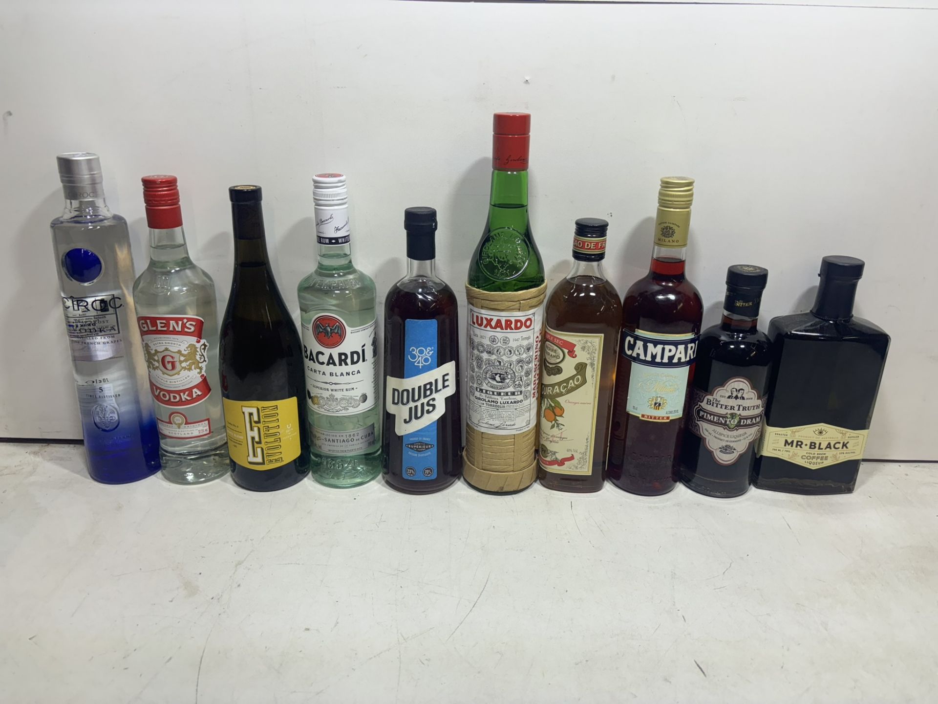 10 X Bottles Of Various Vodka/Wine/Rum/Liqueur - See Description