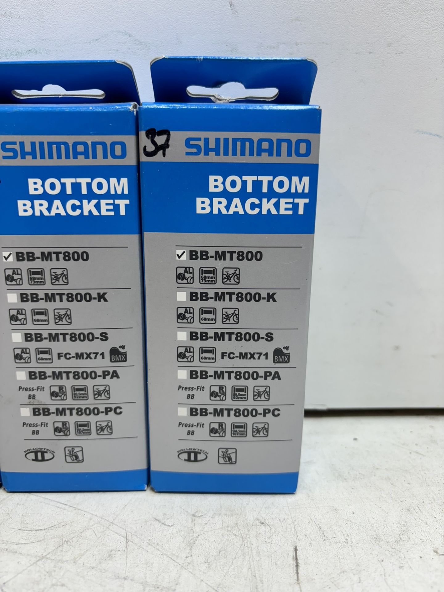 4 x Shimano BB-MT800 Bottom Brackets Black - Image 2 of 2