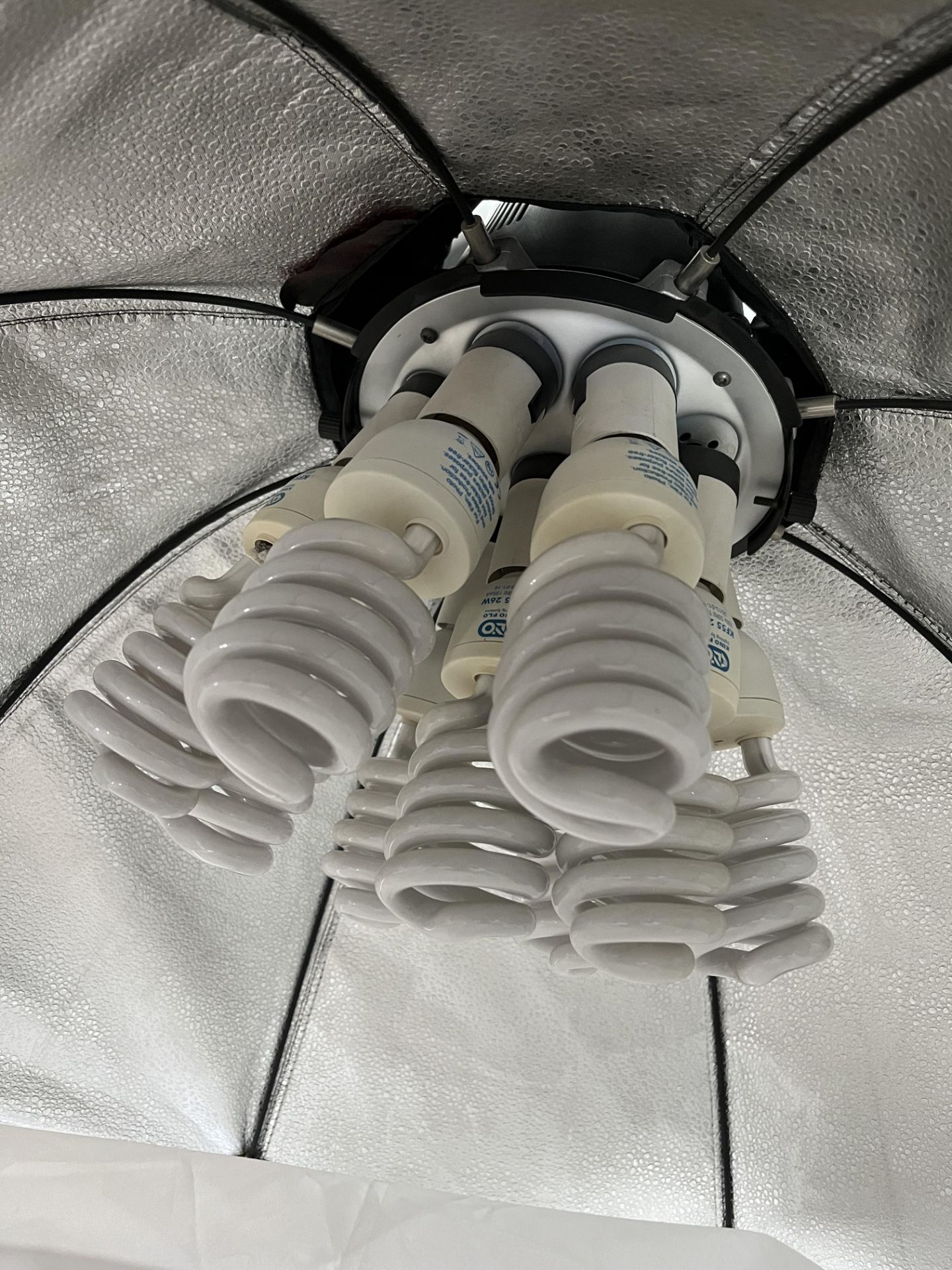 2 x 9 Bulb flash and interfit cover on Pixar Pro tripod - Image 3 of 6