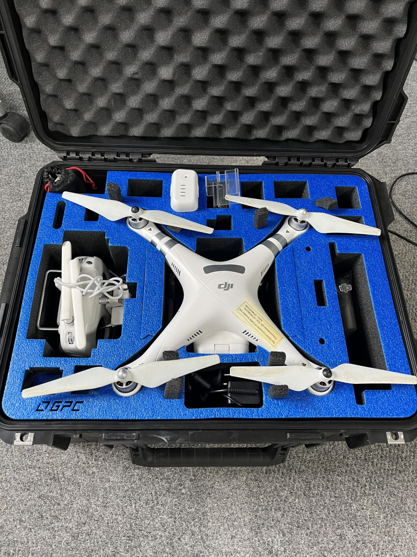 DJI Phantom Drone - Image 2 of 6