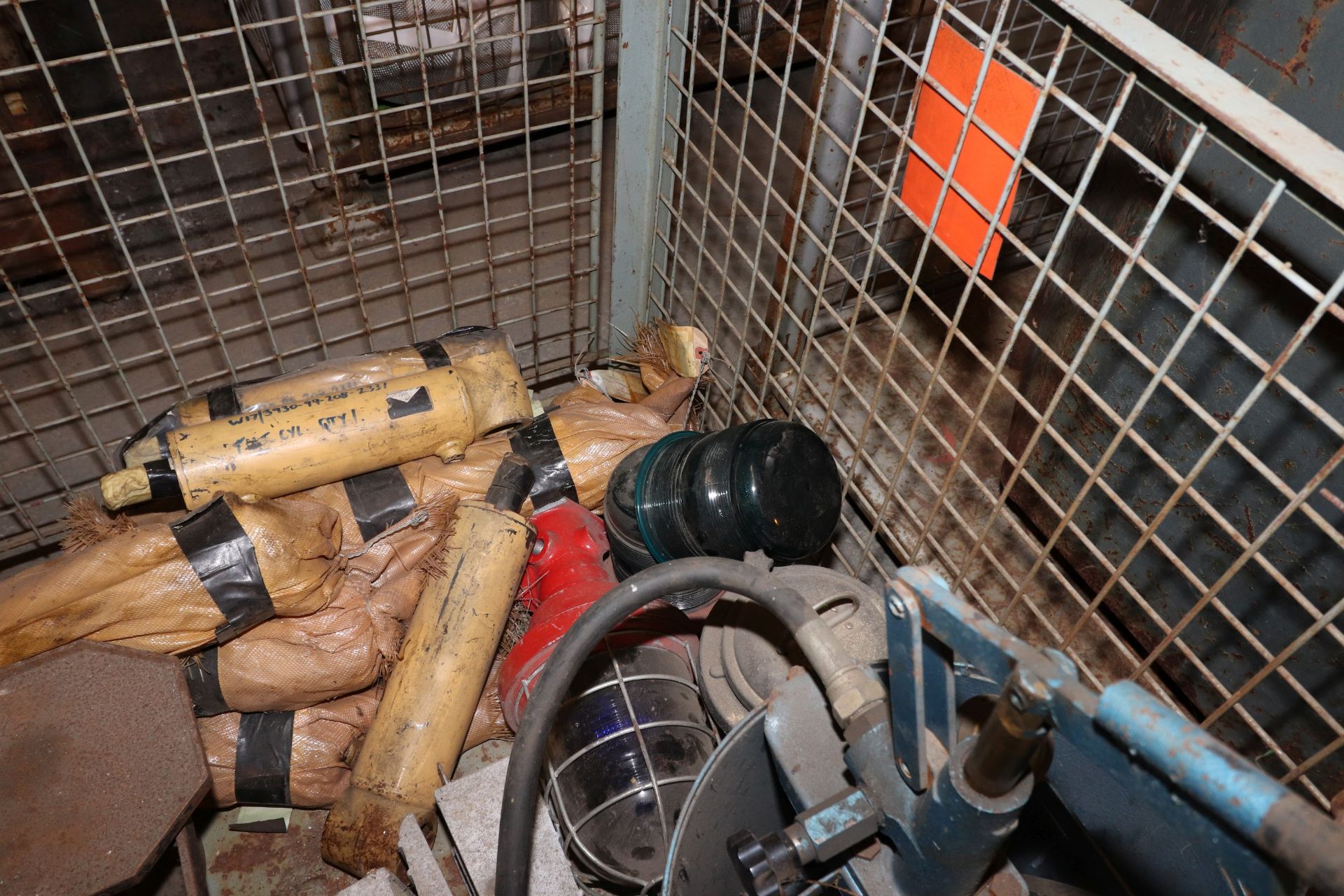 Quantity of Engineering tools as per Description & Photos - Image 3 of 7