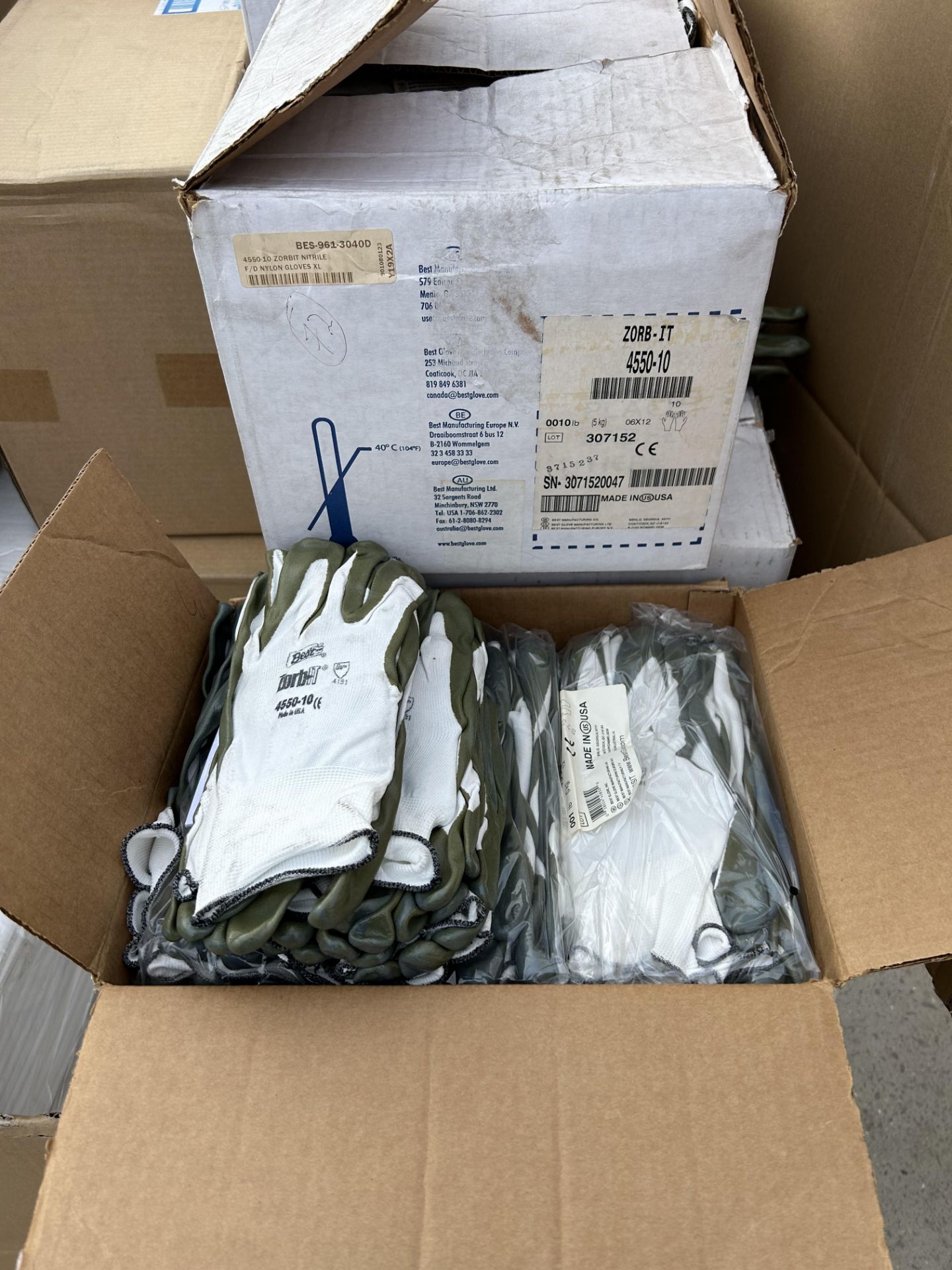 792 PAIRS OF ZORB-IT NITRILE AND NYLON GLOVES - SIZE 10 (SLIGHT SECONDS)