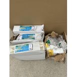 3 PACKS OF 5x 19" FLOORPADS + 25x ASSORTED MOPHEADS