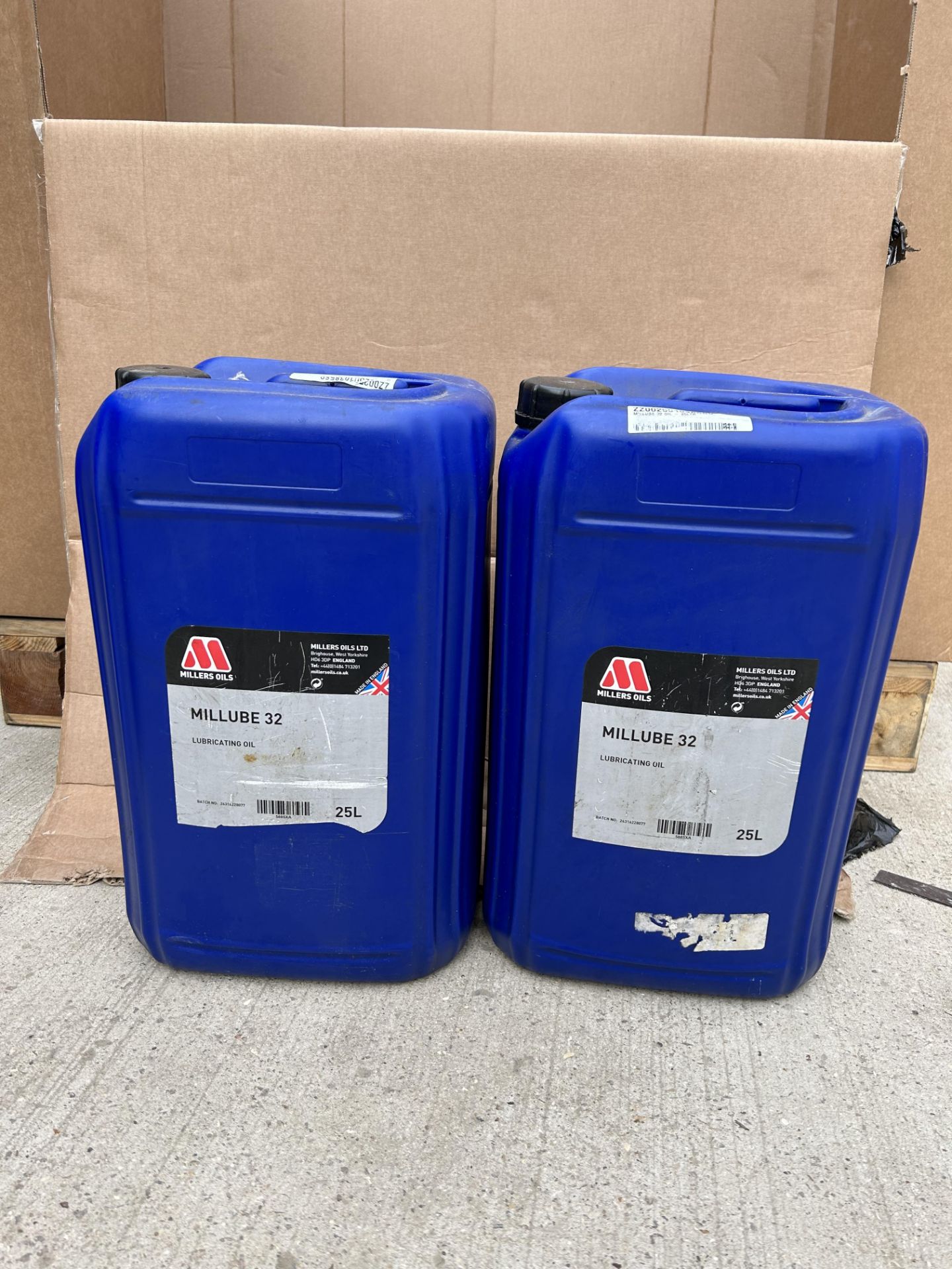 2x MILLUBE 32 LUBRICATING OIL - 25L EACH SEALED