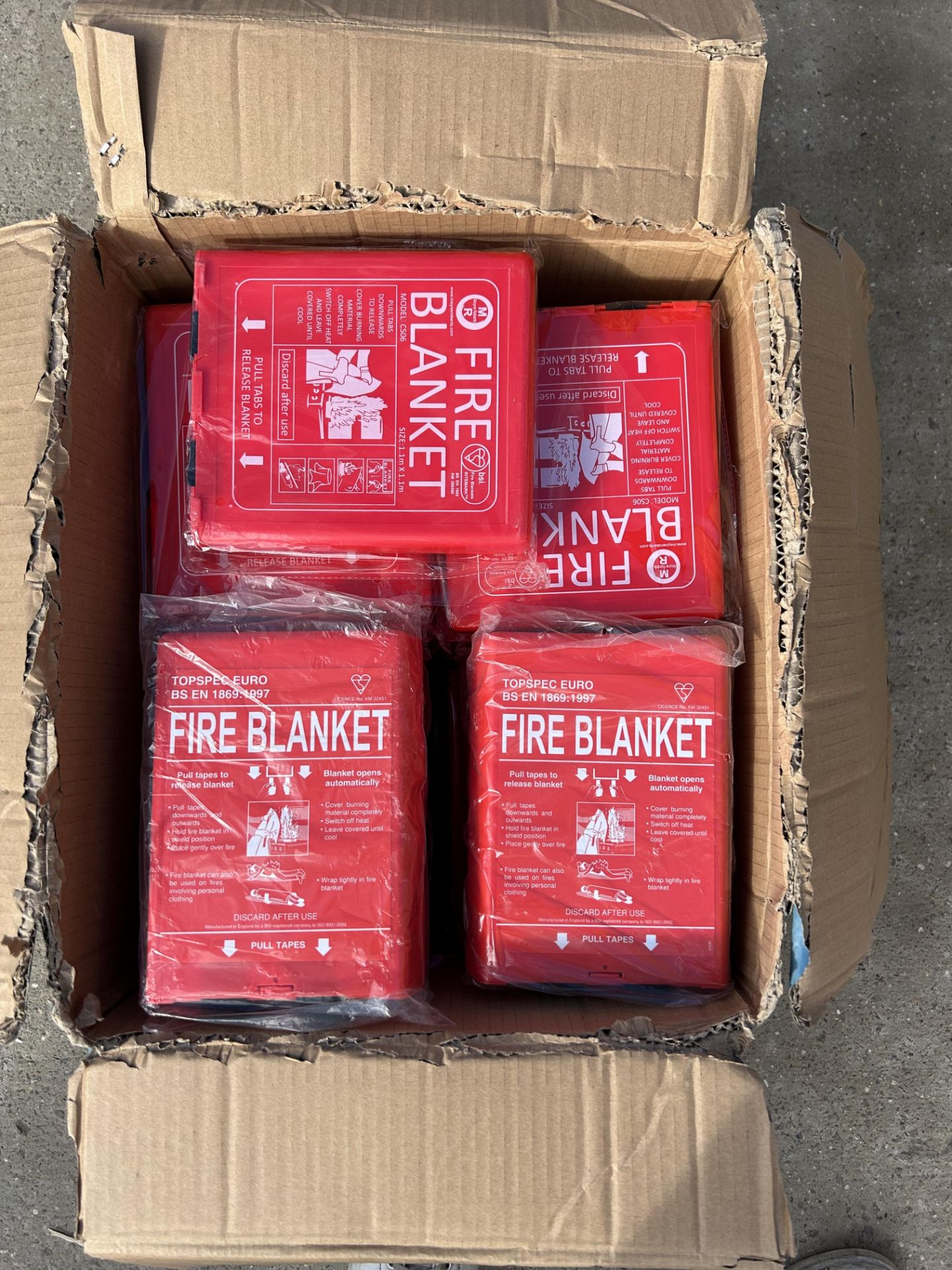 30x MOYNE ROBERTS FIRE BLANKET HEALTH SAFETY KIT