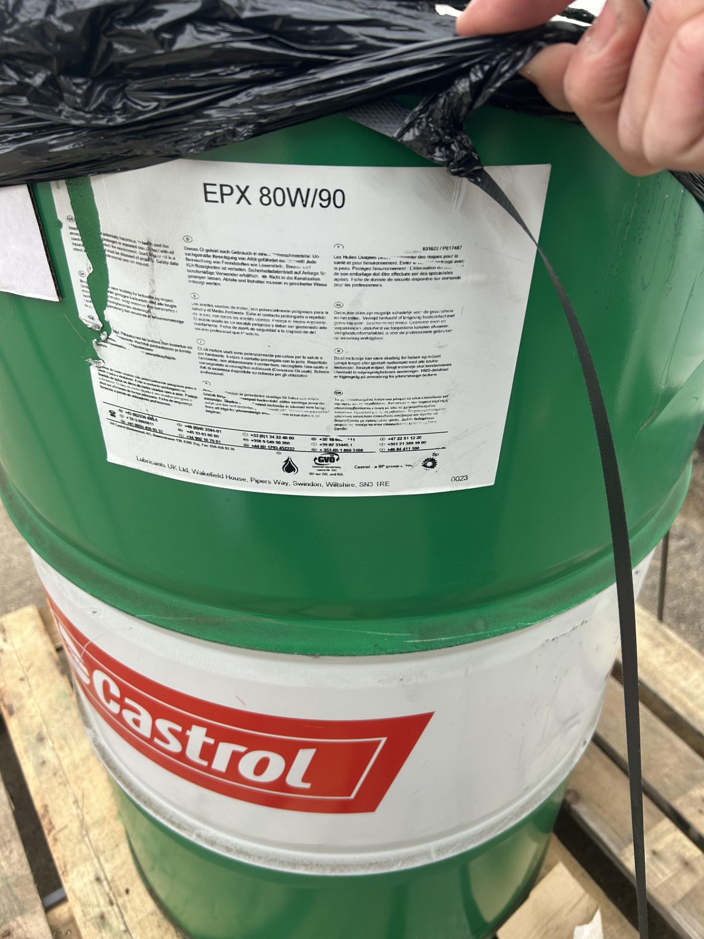 CASTROL EPX 80W/90 AXLE OIL DRUM - 208L SEALED - Image 2 of 2