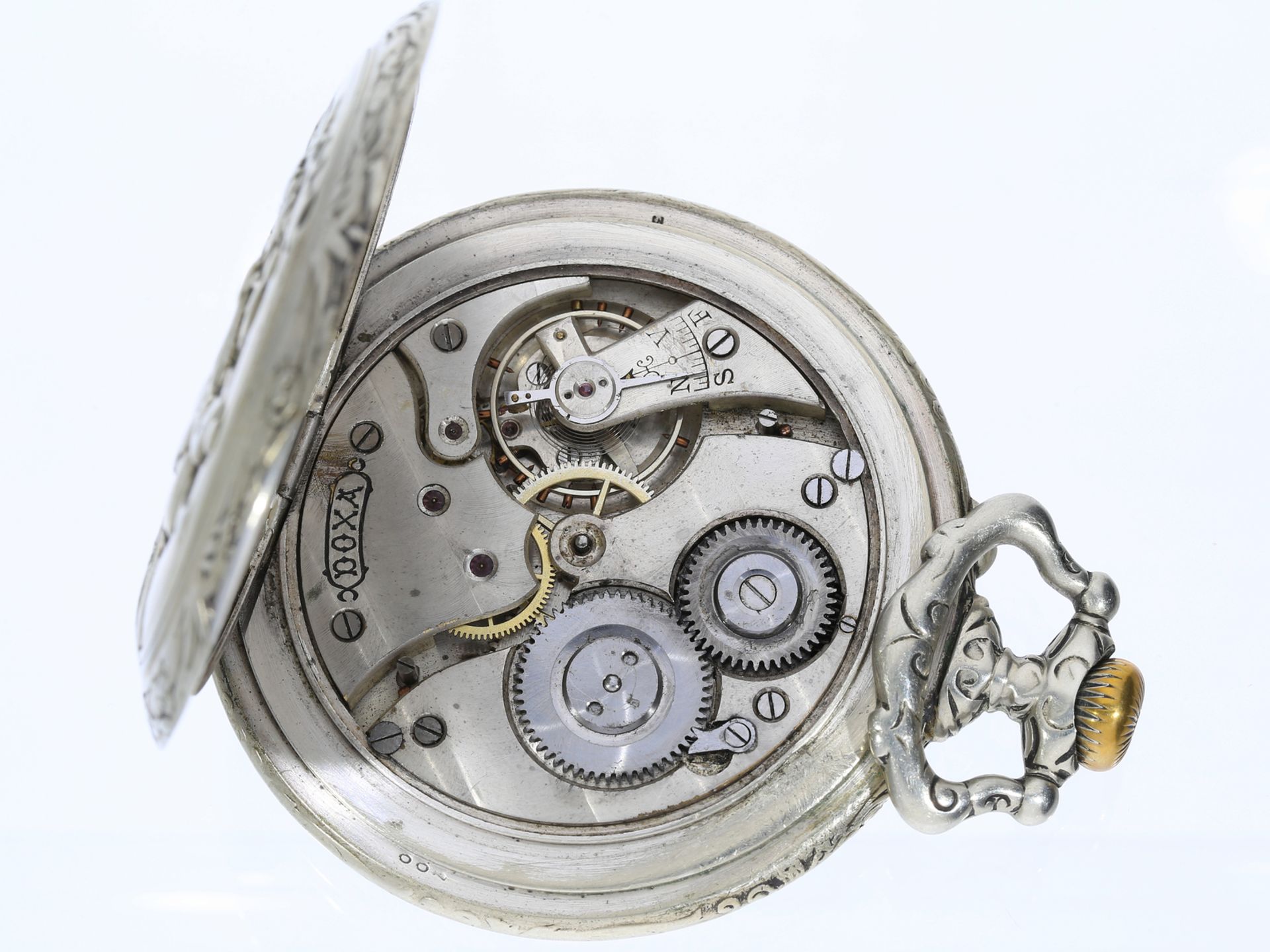 Taschenuhr: Doxa Goliath mit Reliefgehäuse, originaler Uhrenkette und Präsentationsbox, ca. 1910 - Bild 5 aus 6