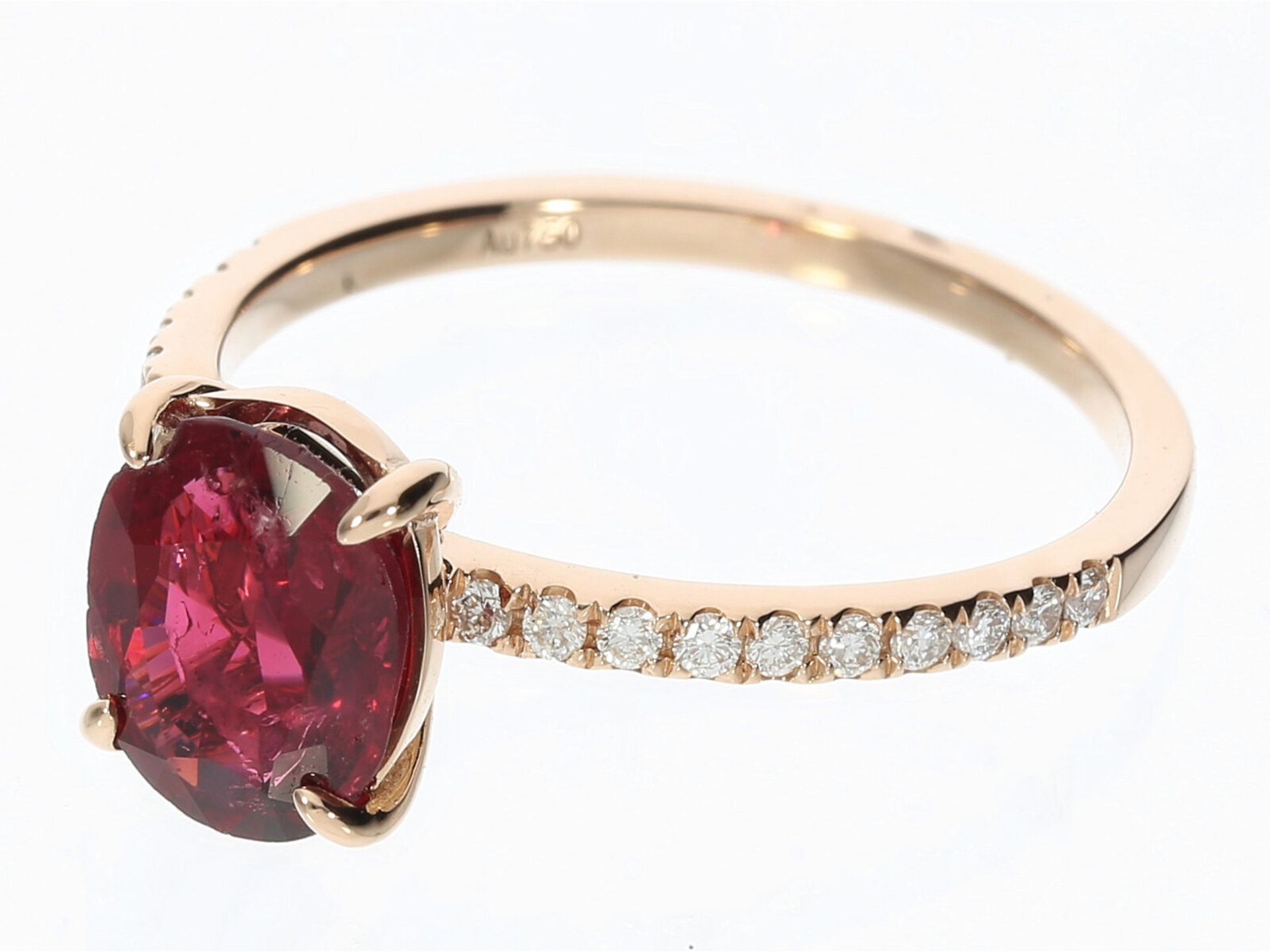 Ring mit rotem Spinell und kleinen Brillanten besetzt, 18K Gold, neuwertig - Image 2 of 2