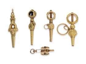 Uhrenschlüssel: 5 seltene goldene Spindeluhrenschlüssel, 18.Jh. und frühes 19.Jh.: 5 Stück, ca. 19g,