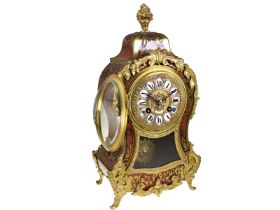 Tischuhr: dekorative Boulle Pendule, 19.Jh., bedeutender deutscher Uhrmacher, Paul Thimig Dresden:
