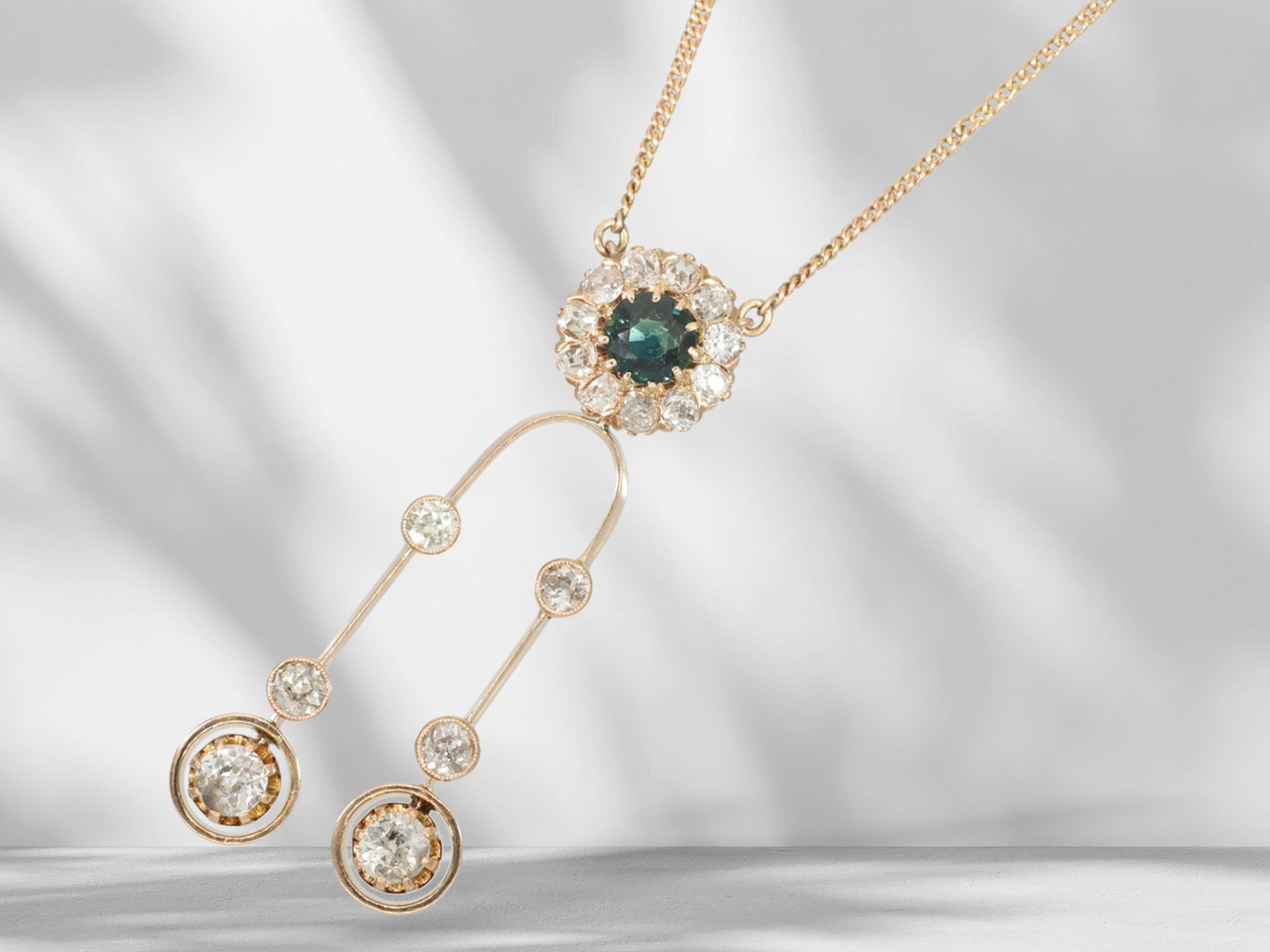Chain/necklace: fine antique spinel/diamond centrepiece necklace, approx. 2.35ct