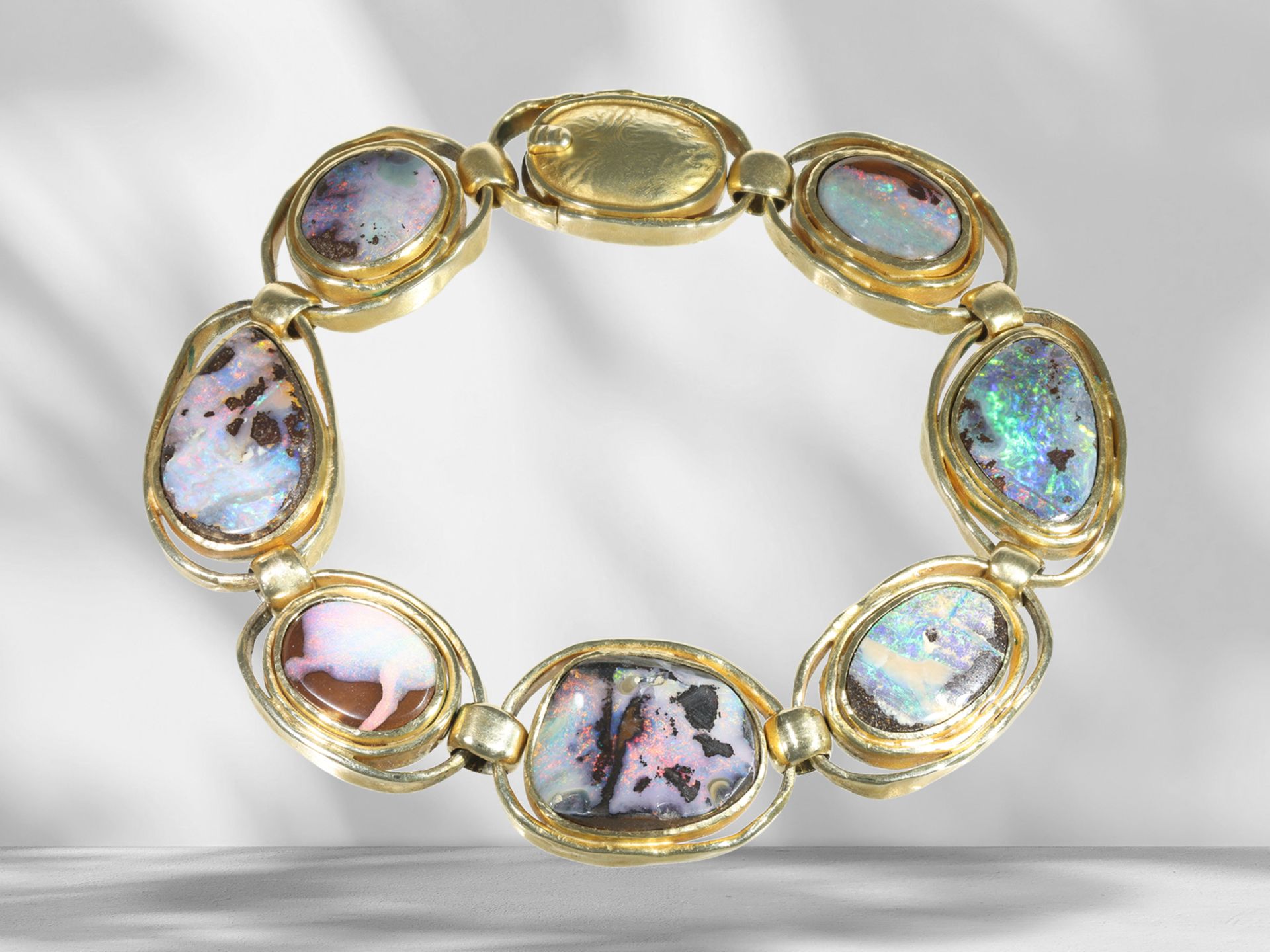 Bracelet: handmade, unique opal goldsmith bracelet in 14K yellow gold - Image 7 of 7