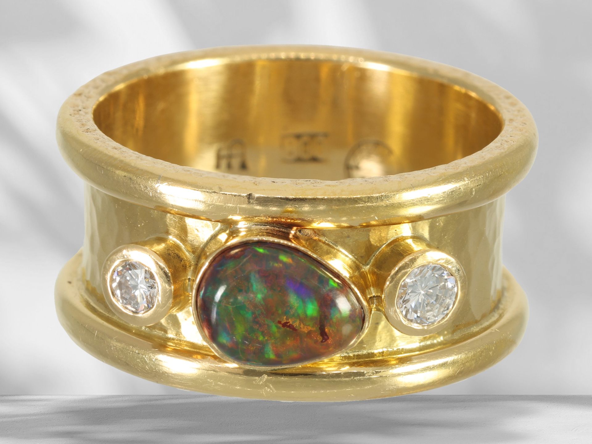 Ring: Hochkarätiger, aufwendig gestalteter Black-Opal/Brillant-Goldschmiedering, unikate Handarbeit - Bild 2 aus 6