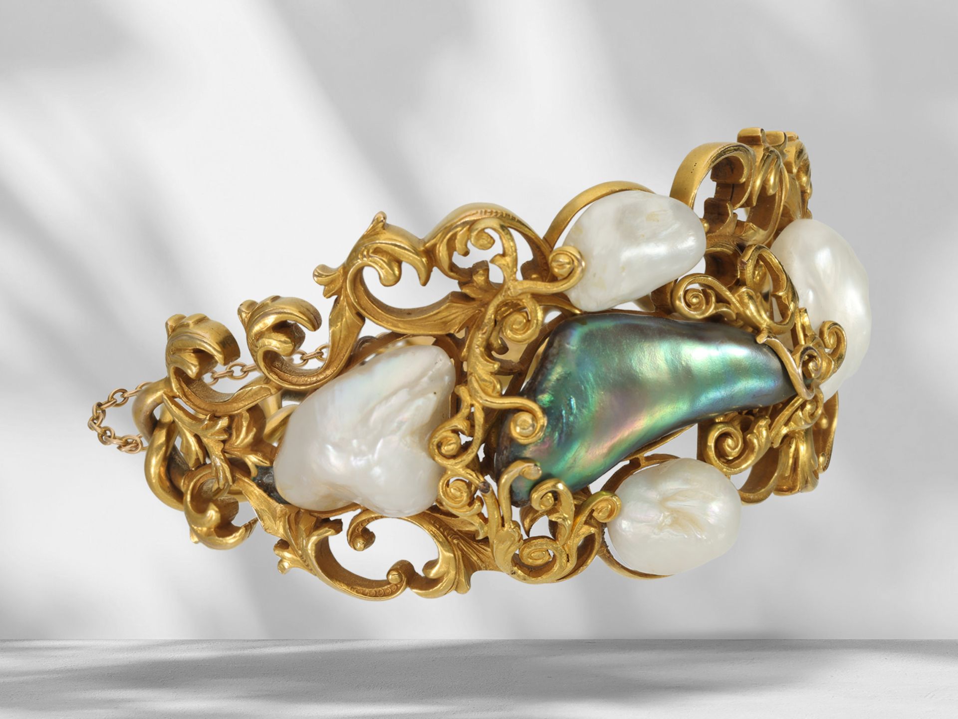Bracelet: interesting and very unusual antique bracelet/bangle with rare baroque pearls, around 1900 - Image 7 of 7