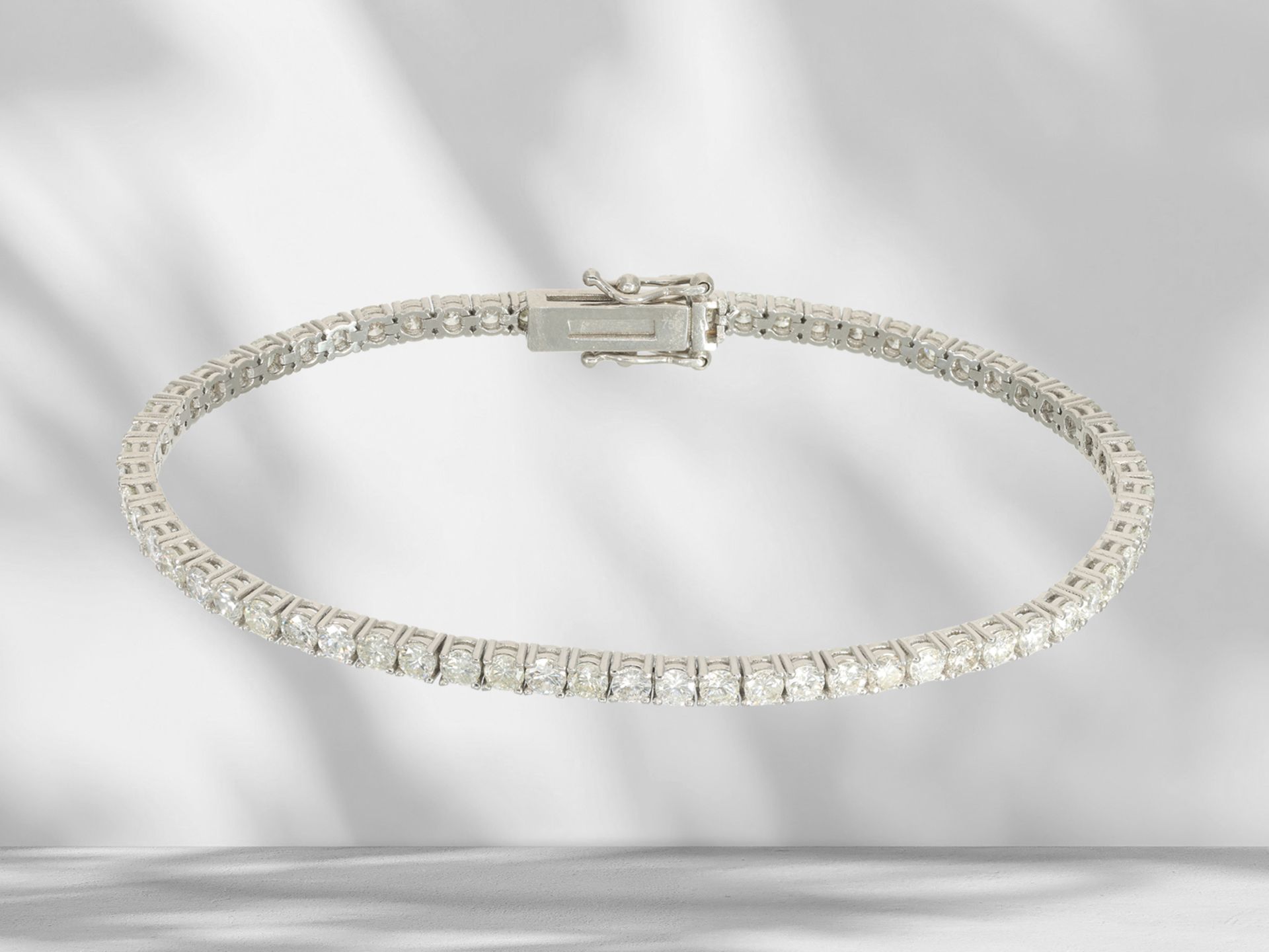 Bracelet: high-quality, handcrafted brilliant-cut diamond/tennis bracelet, approx. 3.3ct