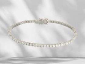 Armband: hochwertiges, handgearbeitetes Brillant/Tennisarmband, ca. 3,3ct