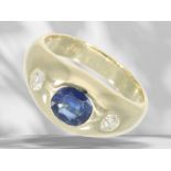 Ring: classic, solid band ring with sapphire and brilliant-cut diamonds, 14K gold