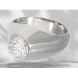 Very solidly crafted solitaire brilliant-cut diamond gold ring, brilliant-cut diamond of approx. 1.4