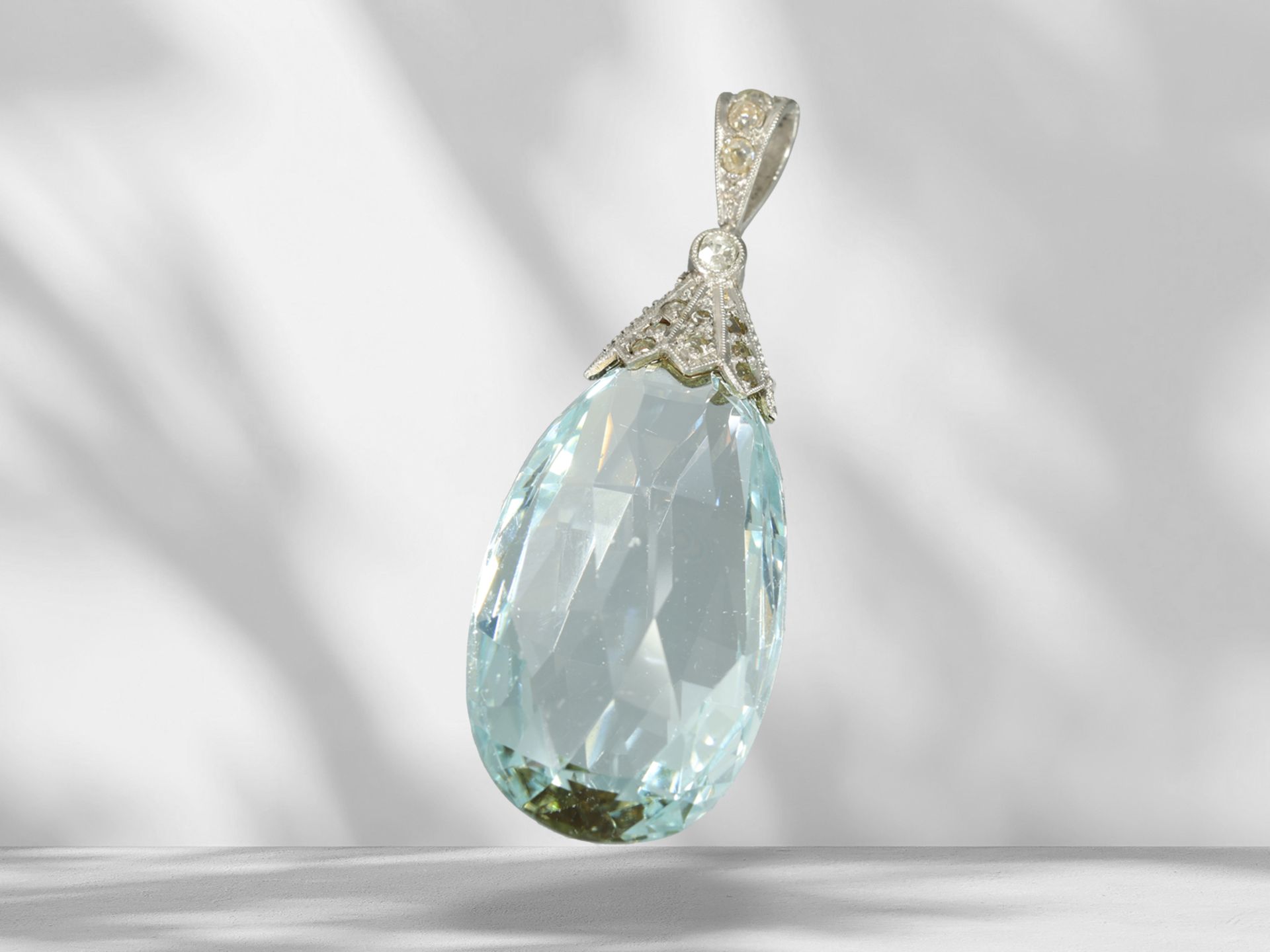 Pendant: very beautiful drop aquamarine/diamond pendant, approx. 20ct