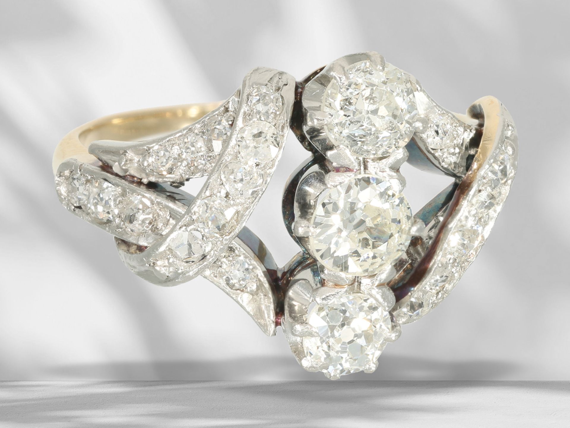 Ring: antiker Goldschmiedering mit Altschliffdiamanten, ca. 1,4ct - Bild 3 aus 4