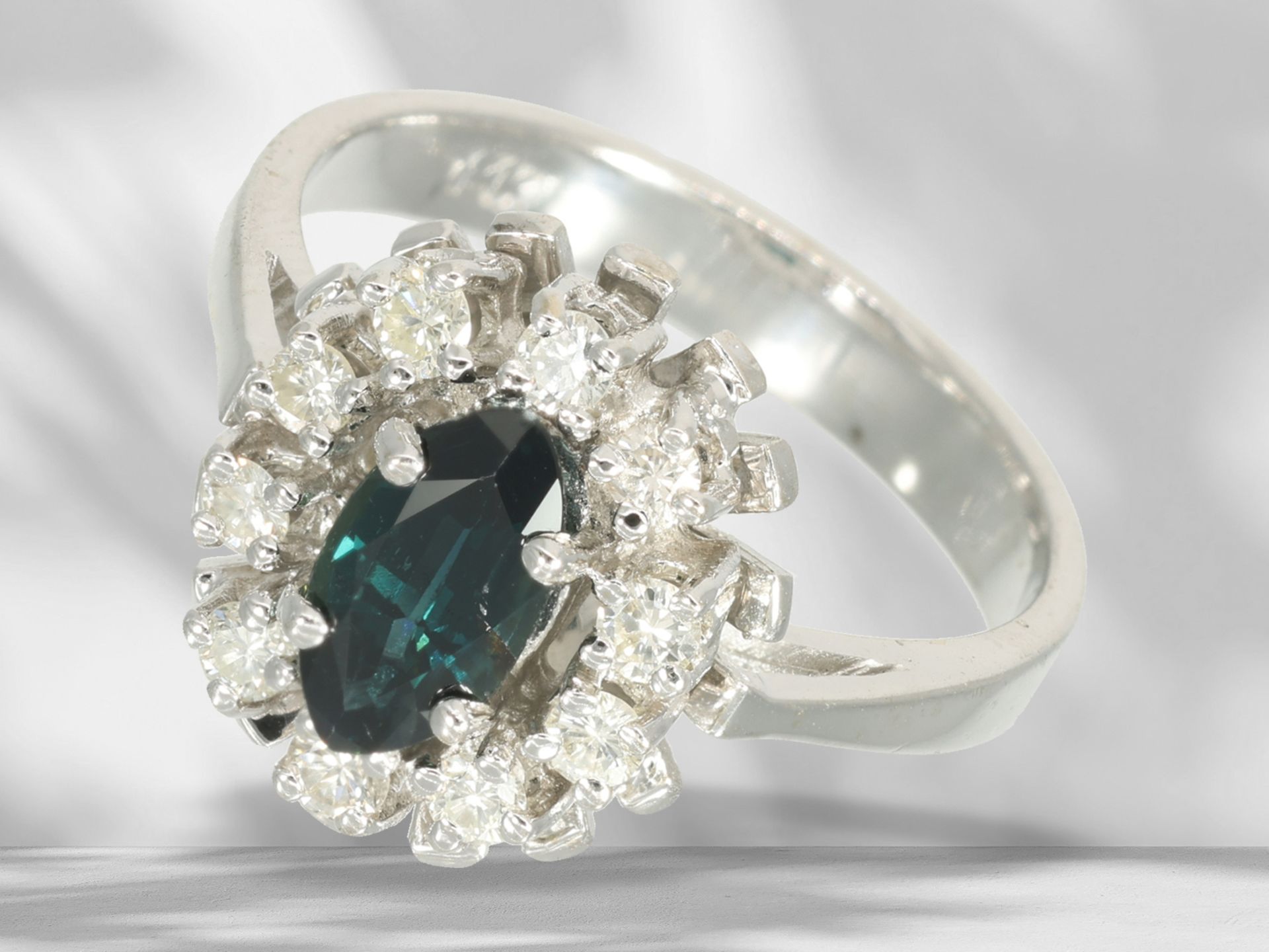 Ring: vintage Saphir/Brillant-Goldschmiede-Blütenring