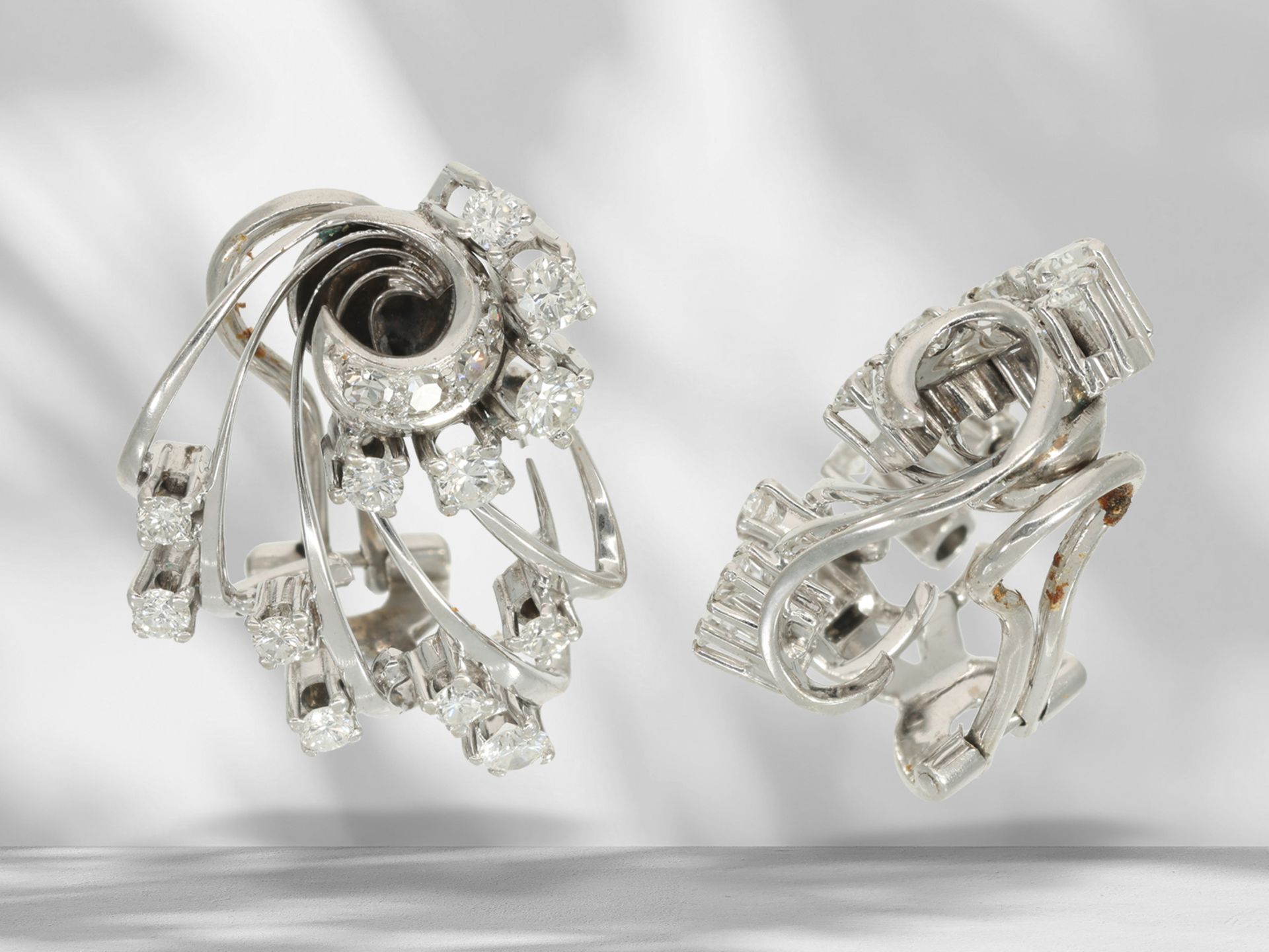 Earrings: decorative designer goldsmith work with brilliant-cut diamonds, 18K white gold, handmade b - Image 4 of 4