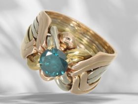 Ring: Seltener und interessant gefertigter Brillant-Goldschmiedering,blauer Brillant von ca.2ct