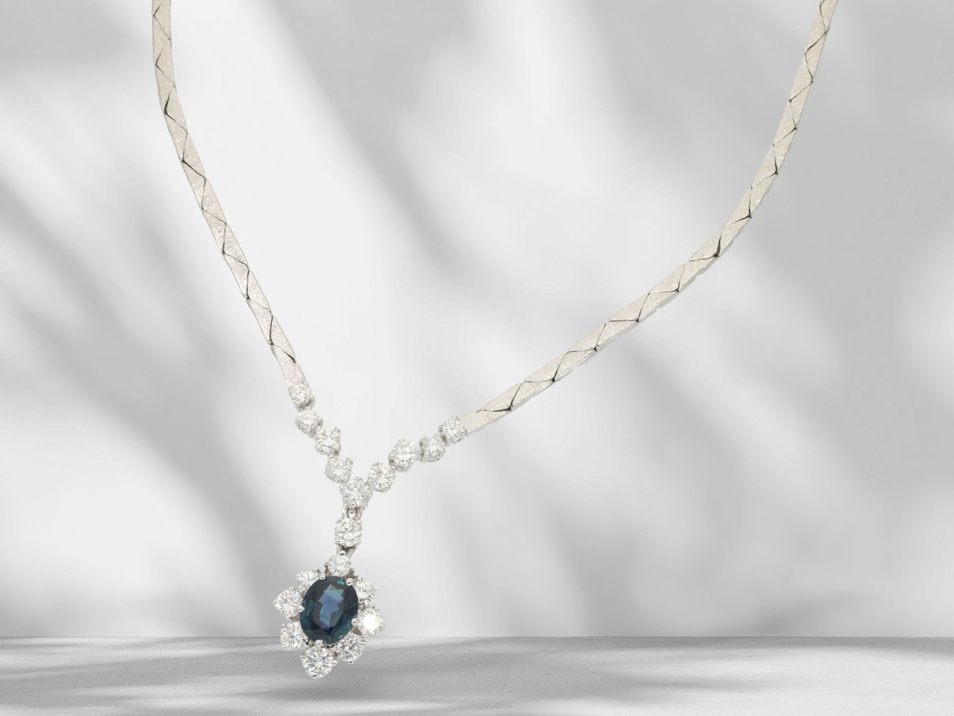 Chain/necklace: fine vintage centrepiece necklace with sapphire and brilliant-cut diamonds, approx.  - Image 3 of 3