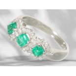 Ring: like new platinum ring with very fine emeralds and brilliant-cut diamonds