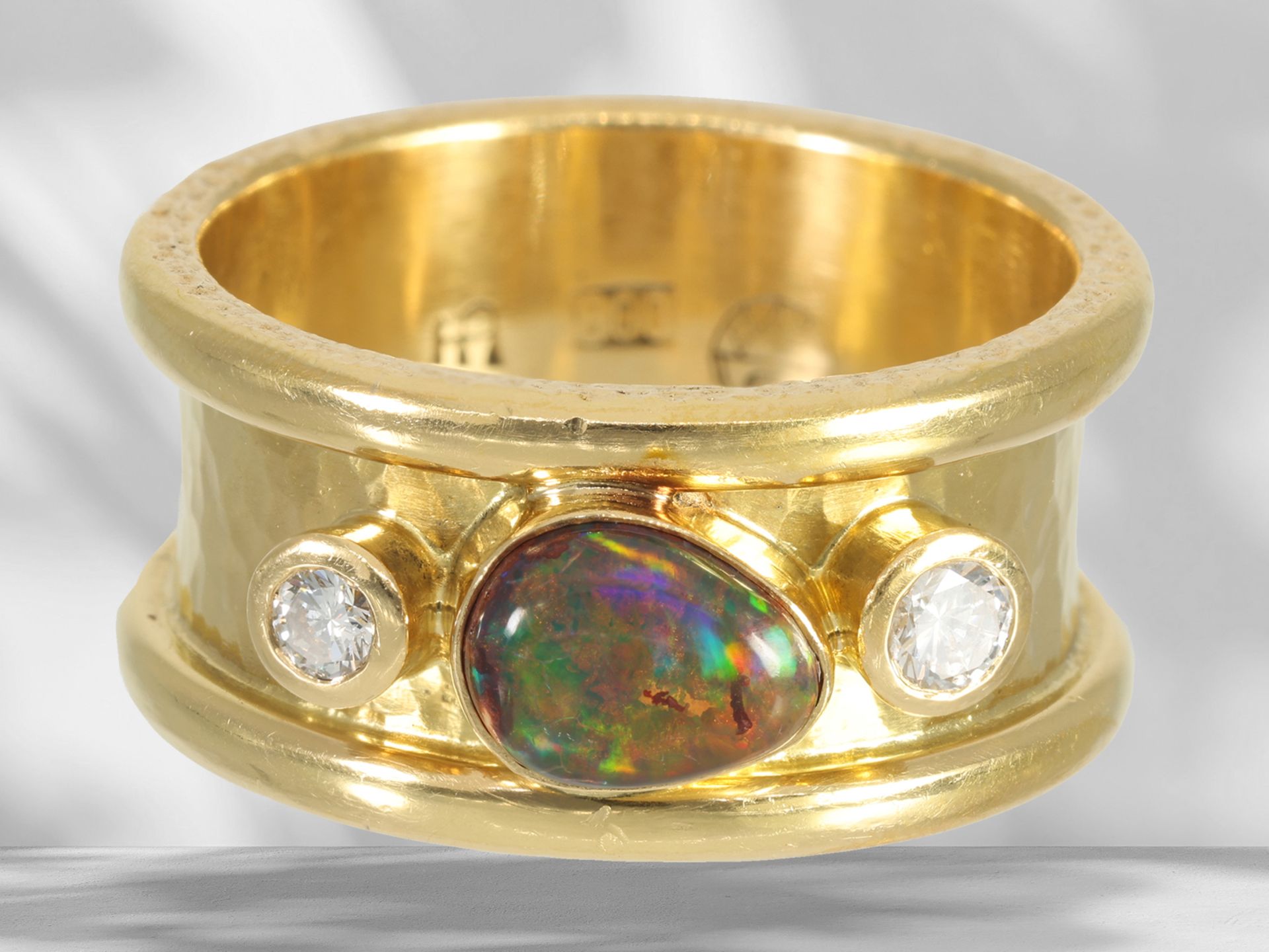 Ring: Hochkarätiger, aufwendig gestalteter Black-Opal/Brillant-Goldschmiedering, unikate Handarbeit - Bild 5 aus 6