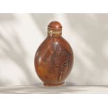 Flacon: dekorativer antiker, asiatischer Parfüm/Schnupftabak-Flacon aus Edelholz