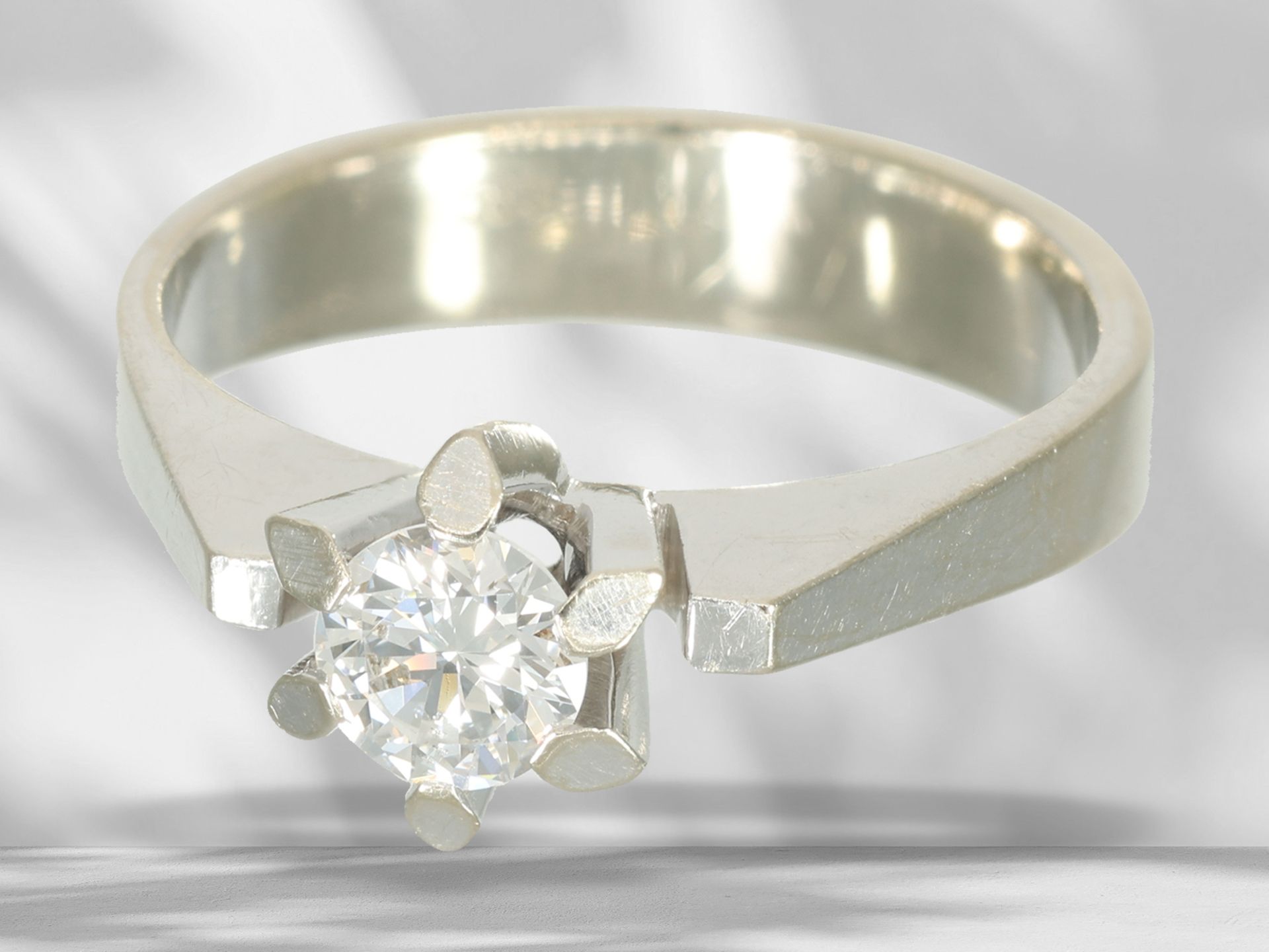 Ring: white gold brilliant-cut diamond solitaire ring, brilliant-cut diamond of approx. 0.48ct - Image 3 of 4