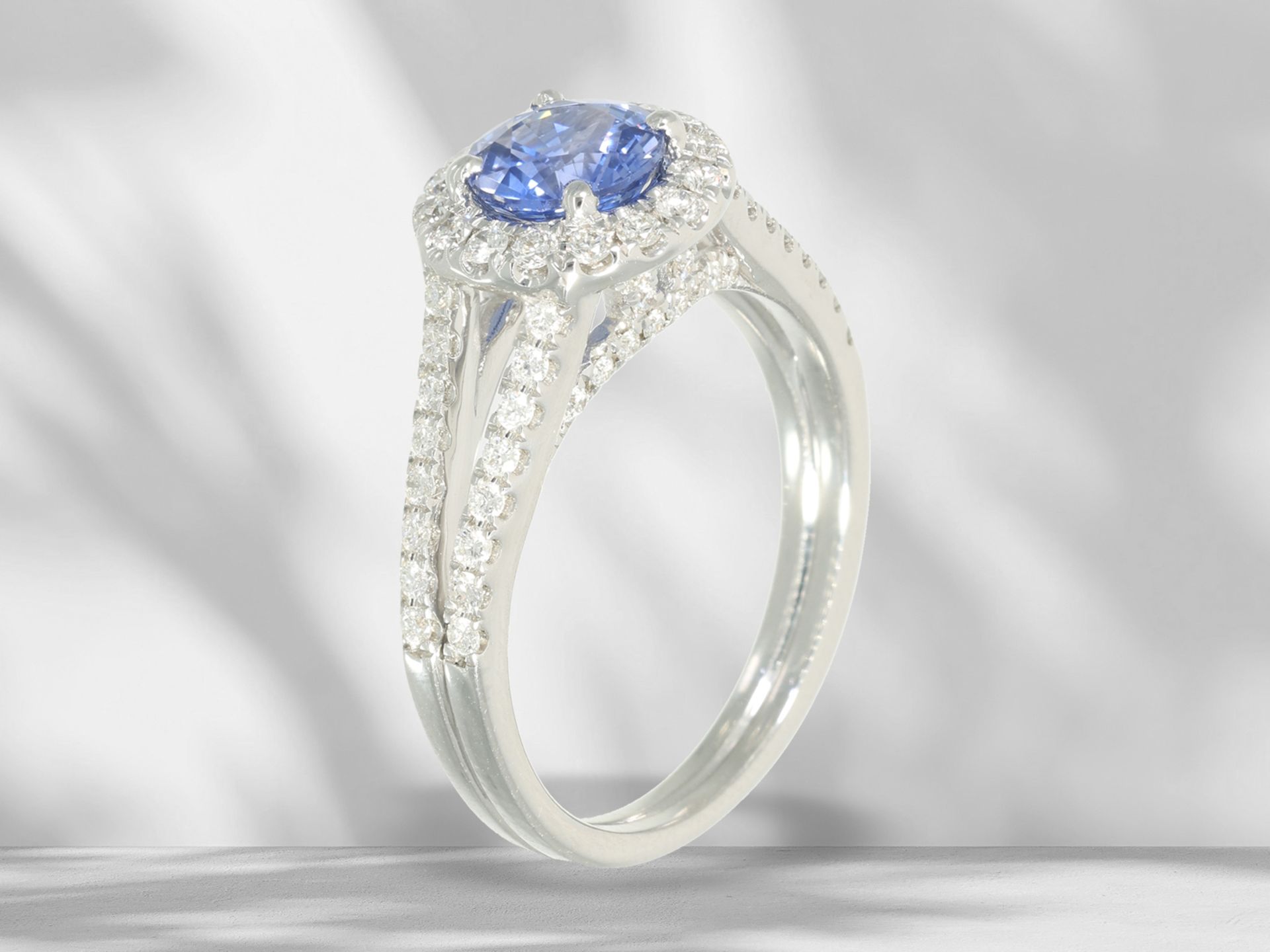 Ring: elegant sapphire/brilliant-cut diamond white gold ring, approx. 1.64ct - Image 2 of 5