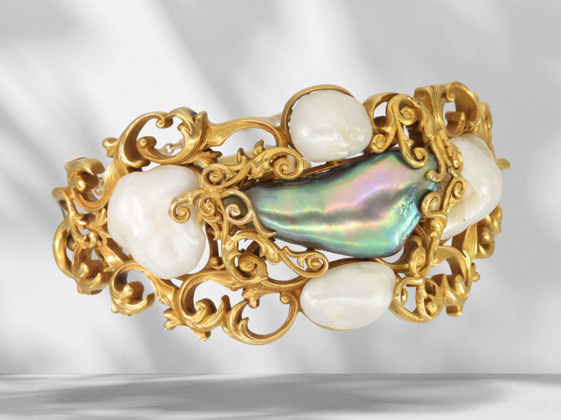 Bracelet: interesting and very unusual antique bracelet/bangle with rare baroque pearls, around 1900 - Image 3 of 7