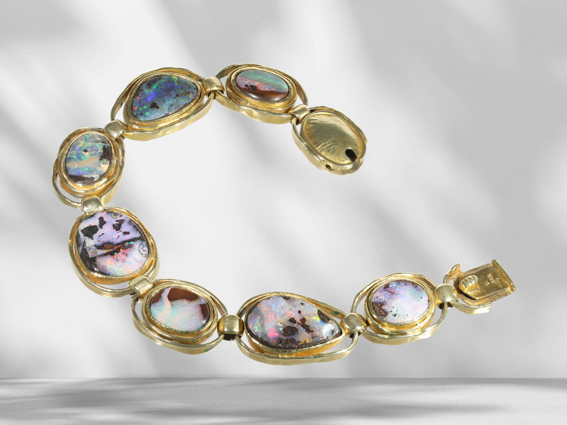 Bracelet: handmade, unique opal goldsmith bracelet in 14K yellow gold - Image 3 of 7