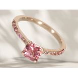 Ring: neuwertiger, feiner Goldschmiedering mit rosa Turmalinen, 18K Roségold