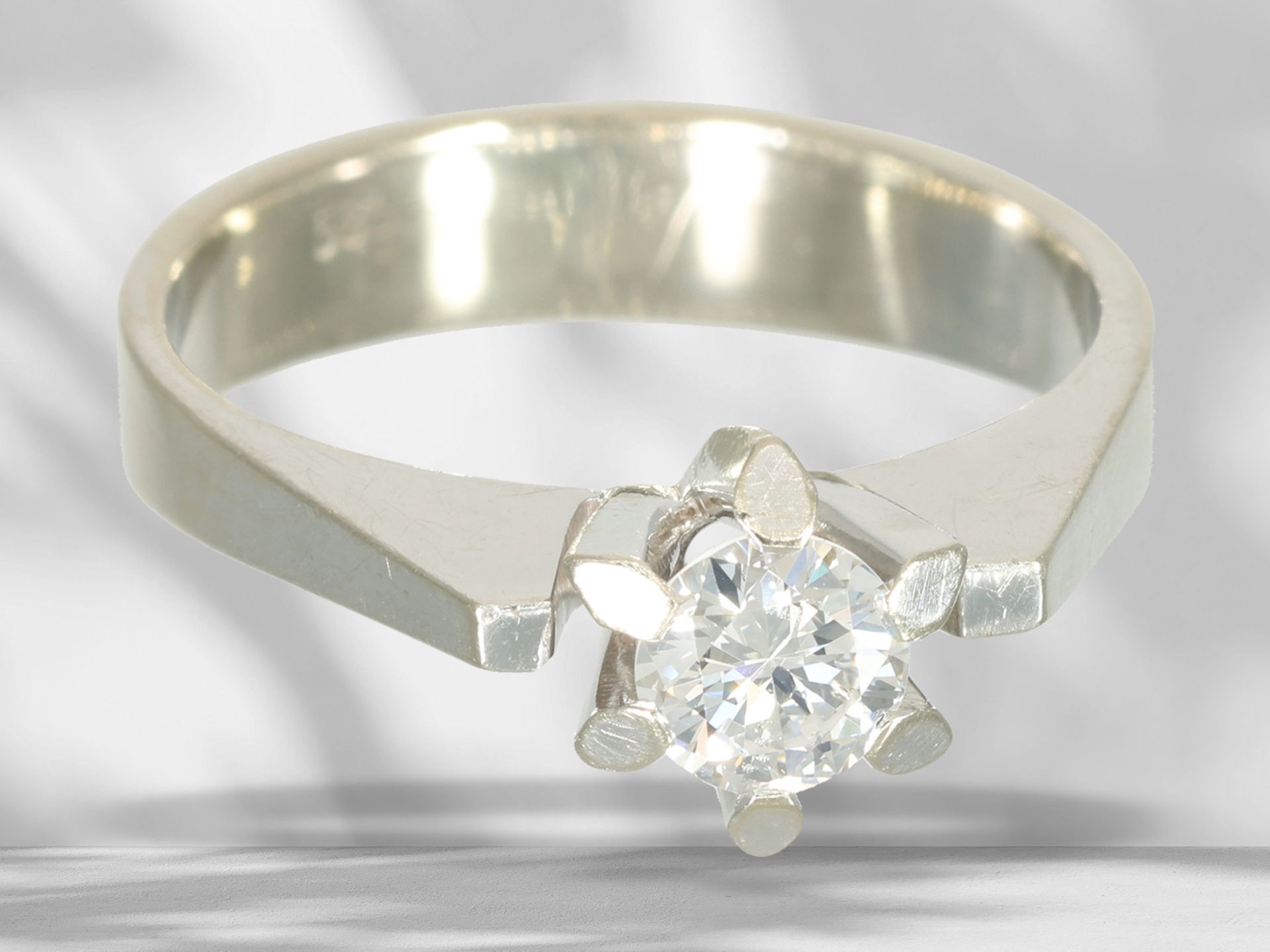 Ring: white gold brilliant-cut diamond solitaire ring, brilliant-cut diamond of approx. 0.48ct - Image 2 of 4