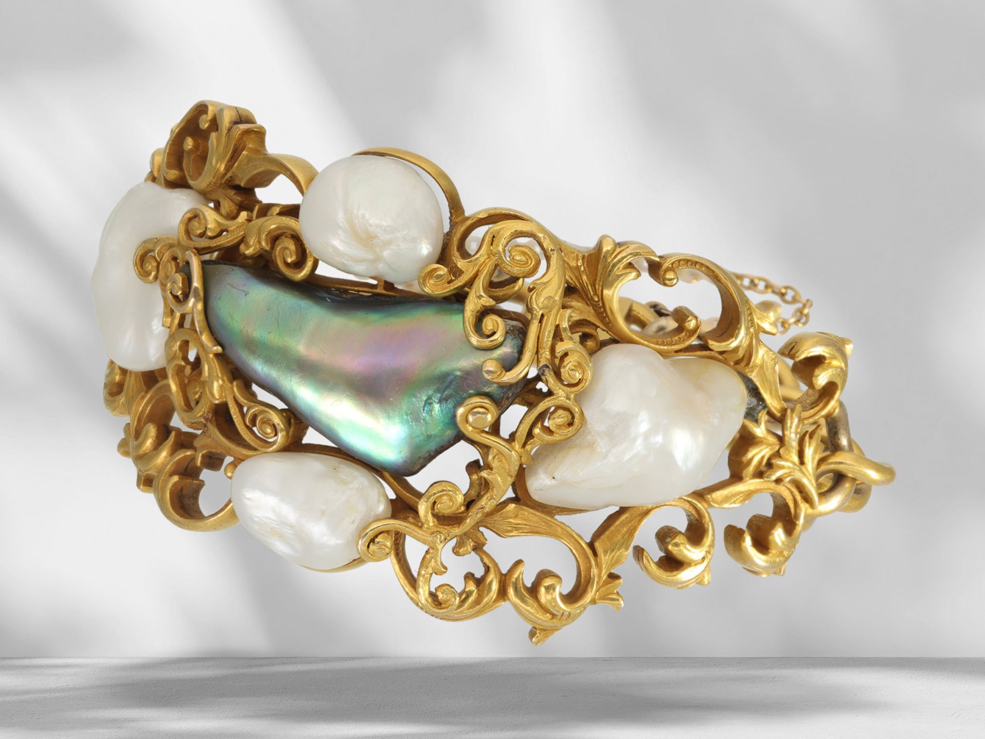 Bracelet: interesting and very unusual antique bracelet/bangle with rare baroque pearls, around 1900 - Image 4 of 7
