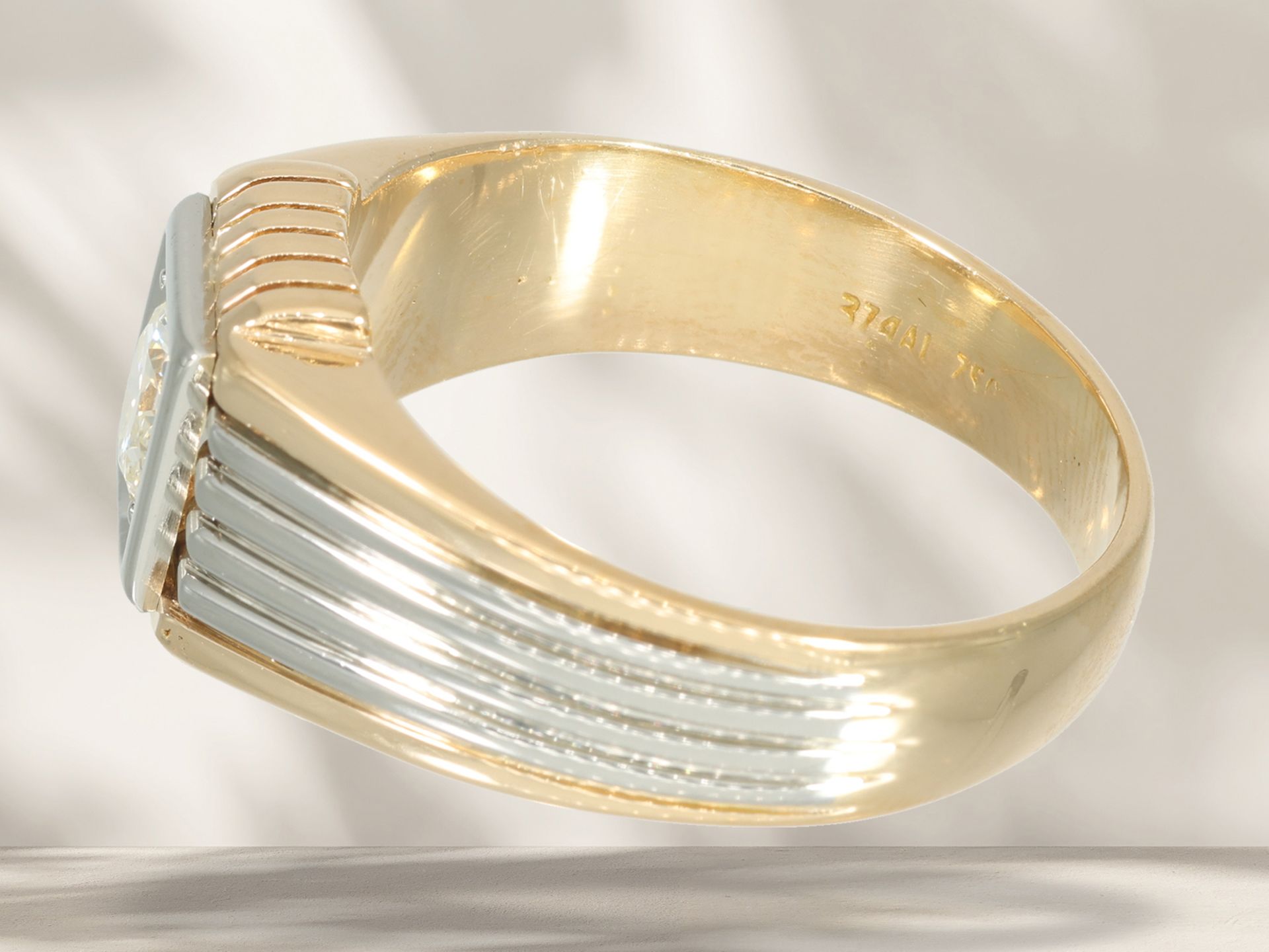 Ring: vintage Designer-Brillant-Goldschmiedering, Solitär-Brillant von ca. 0,5ct, Handarbeit, 18K Go - Bild 5 aus 5