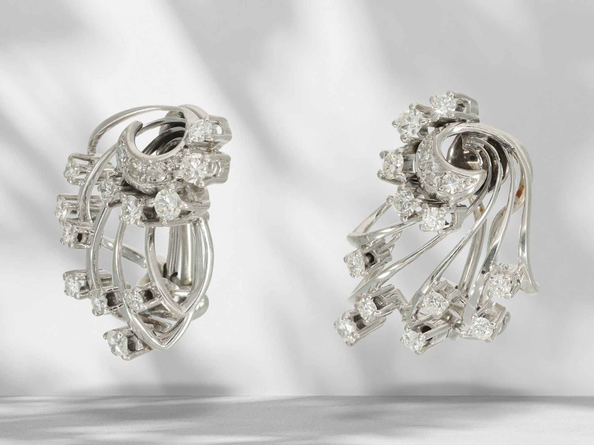 Earrings: decorative designer goldsmith work with brilliant-cut diamonds, 18K white gold, handmade b - Image 2 of 4
